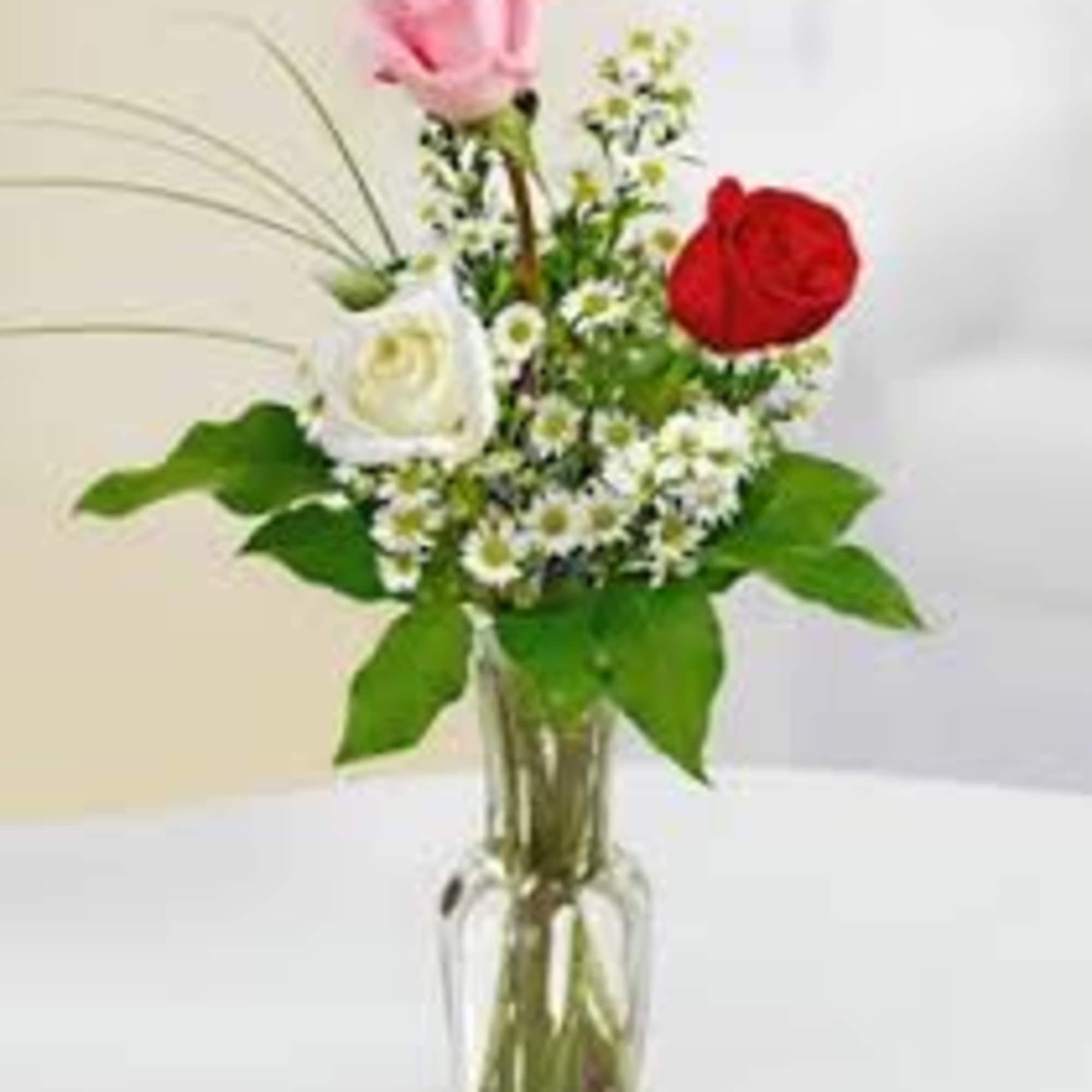 Send a cute and sweet pink rose bud vase to your love