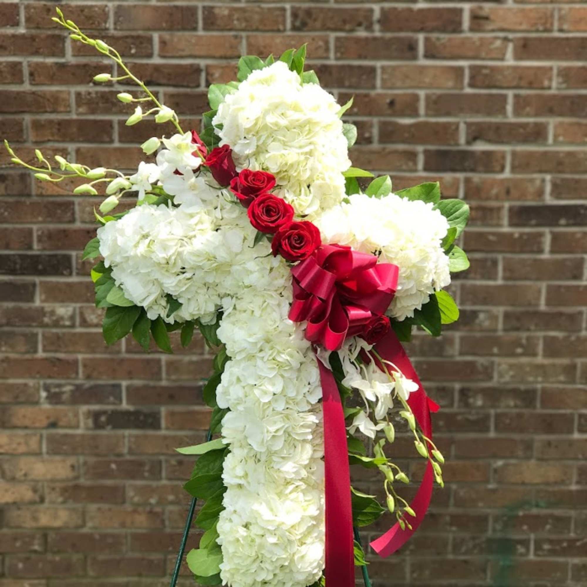 A beautiful sentiment to express your condolences. Please request color combination of