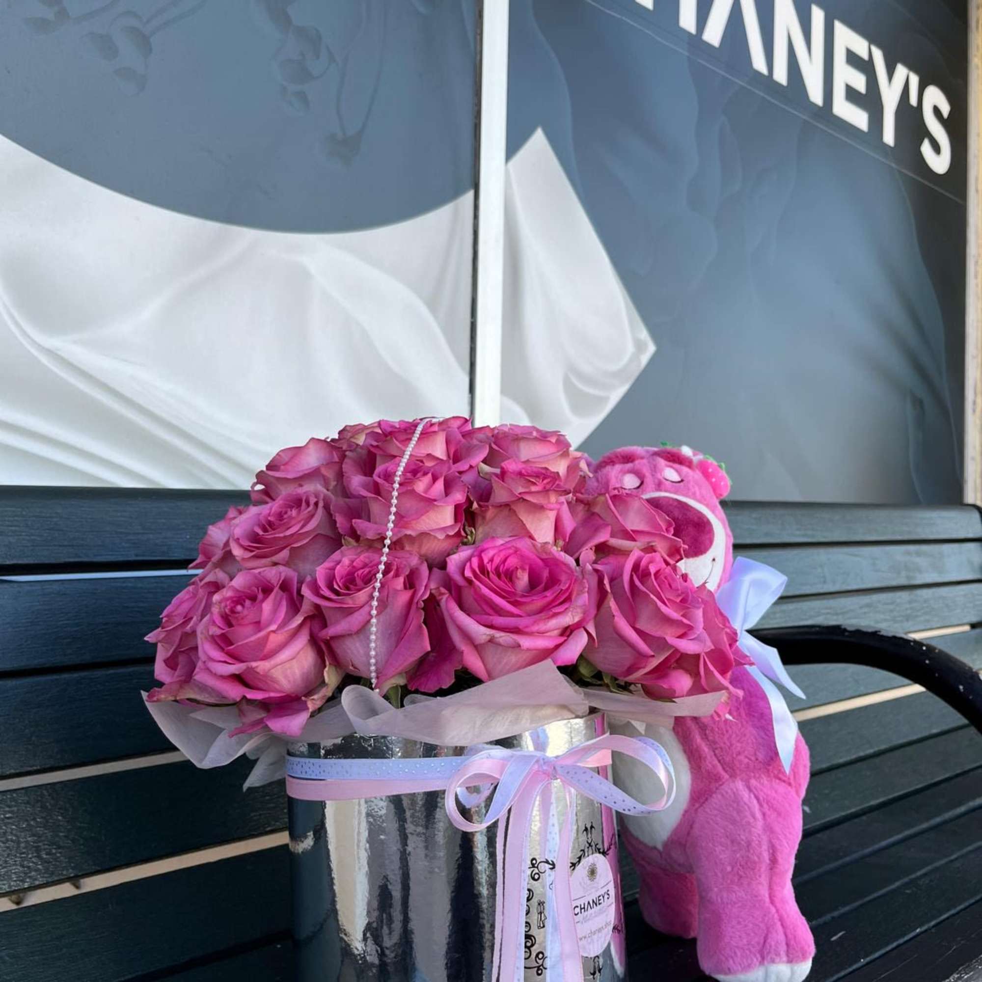 30 roses in a floral box with the legendary strawberry bear. Choose