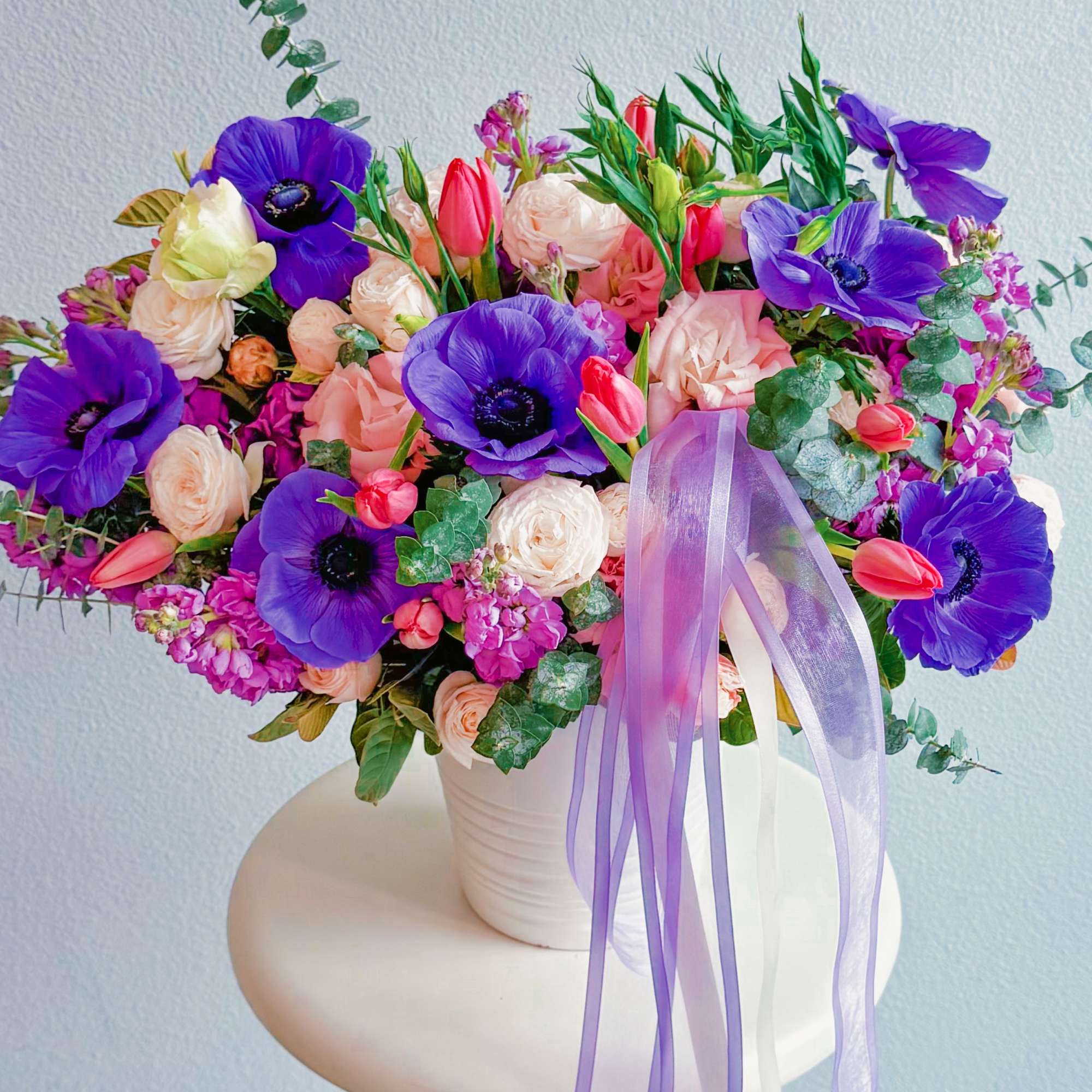 Check out this bouquet—it’s straight-up gorgeous! A total mix of soft, dreamy Check out this bouquet—it’s straight-up gorgeous! A total mix of soft, dreamy