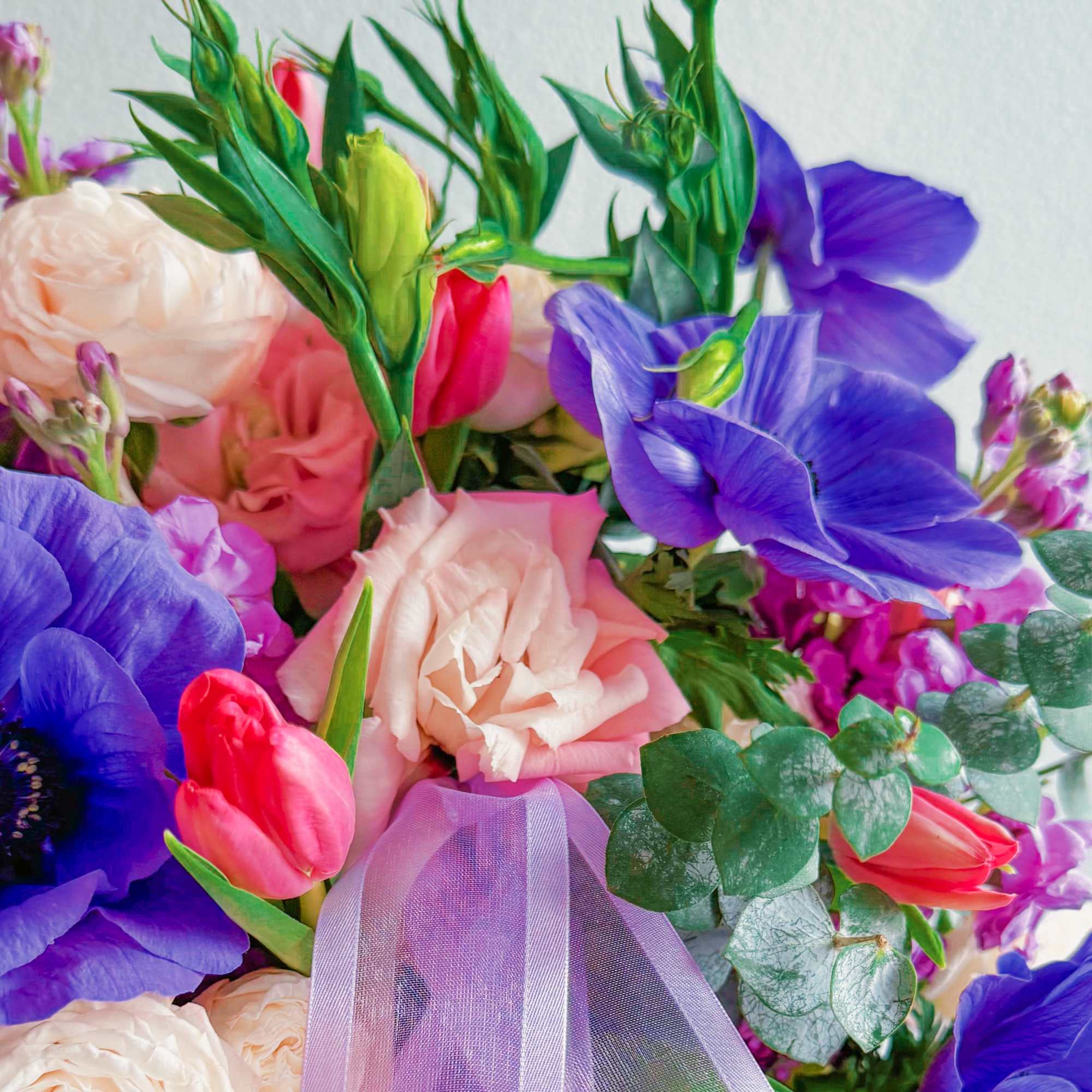 Check out this bouquet—it’s straight-up gorgeous! A total mix of soft, dreamy Check out this bouquet—it’s straight-up gorgeous! A total mix of soft, dreamy