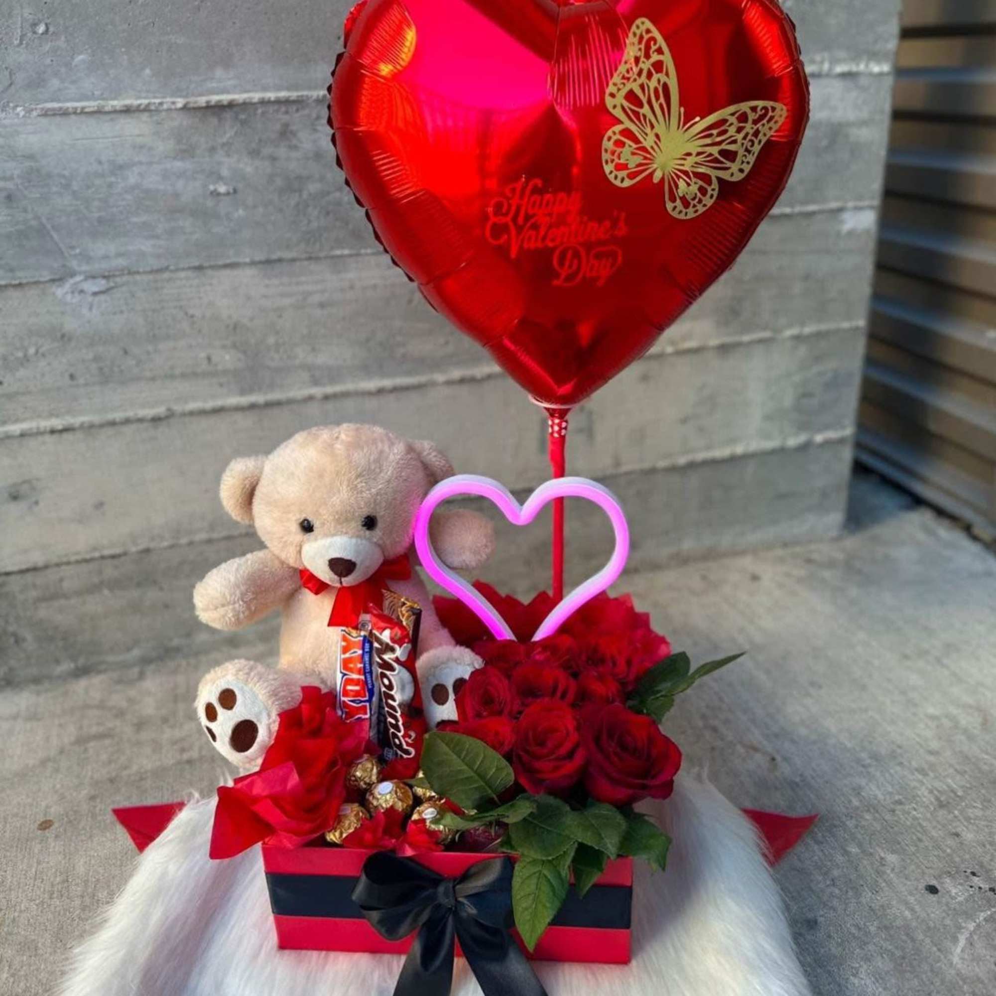 detalles elaborados con mu&ntilde;ecos de peluche a preferencia del cliente con accesorios