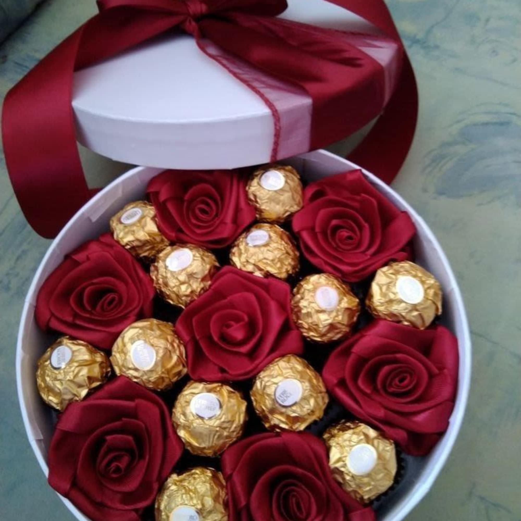 CAJA DE ROSAS CHOCOLATES