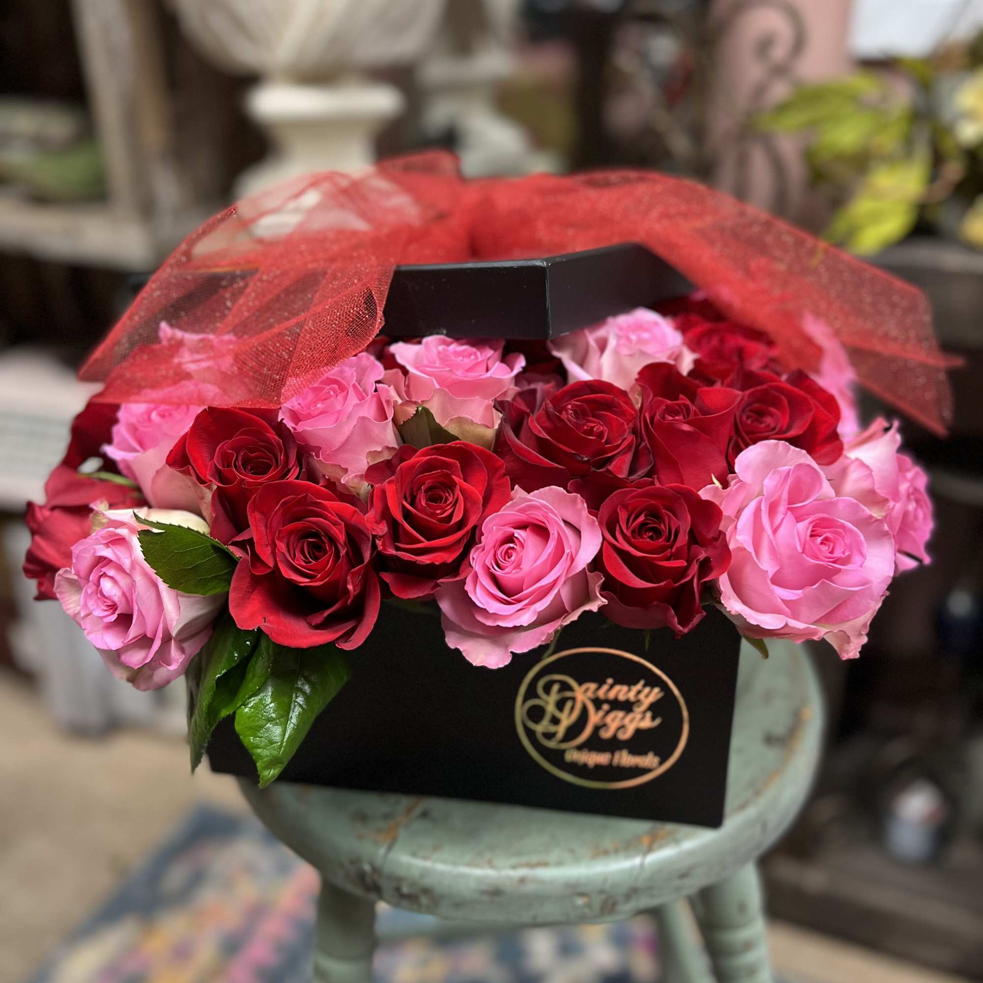 24 Red &amp; Pink Mix of Premium Roses in Large Box with
