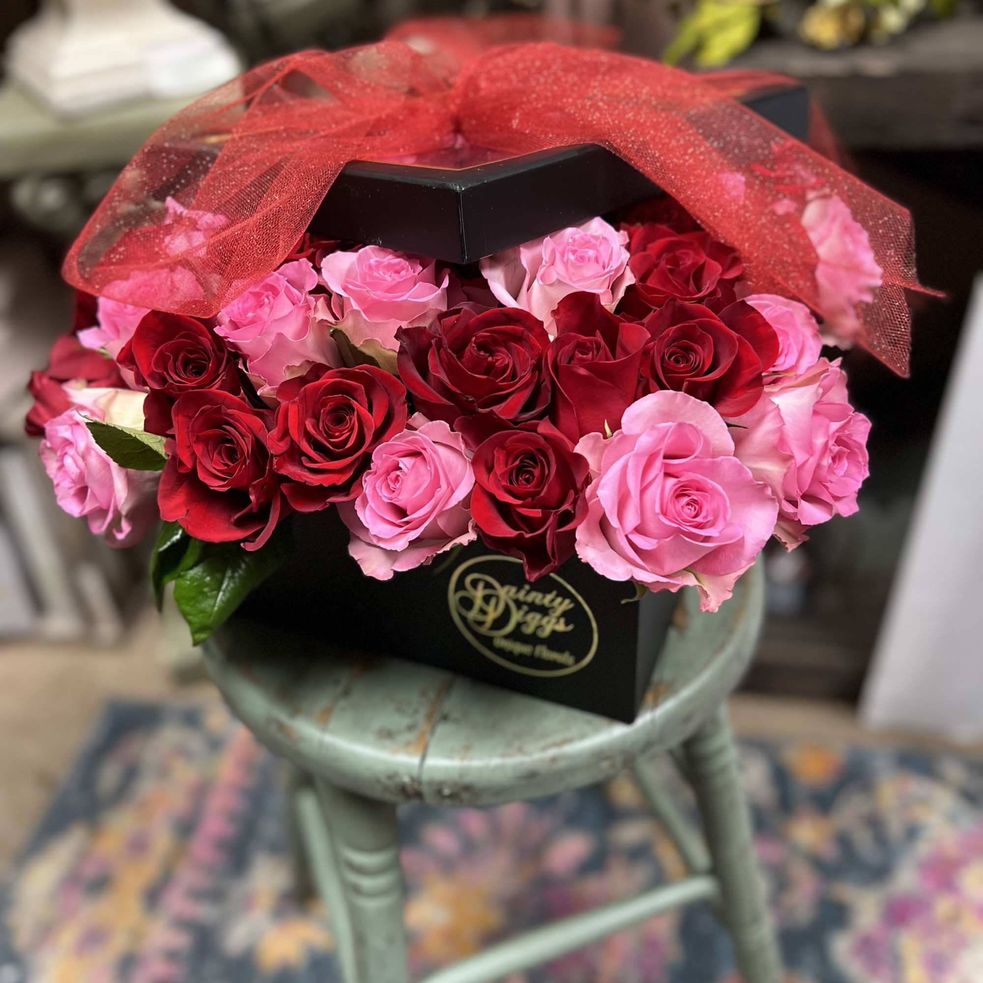 24 Red &amp; Pink Mix of Premium Roses in Large Box with
