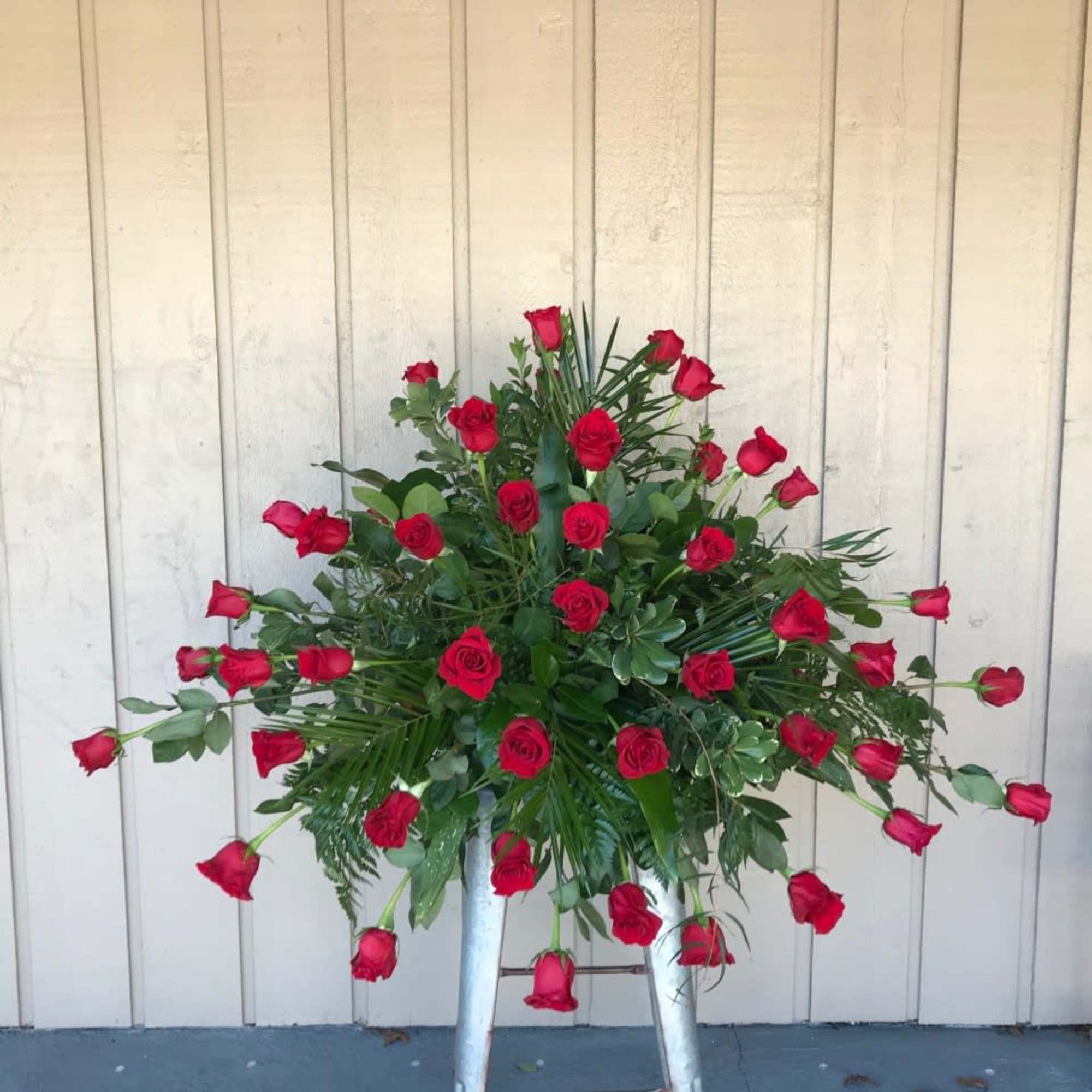 A showstopper: your loved one deserves a flower tribute as pretty and