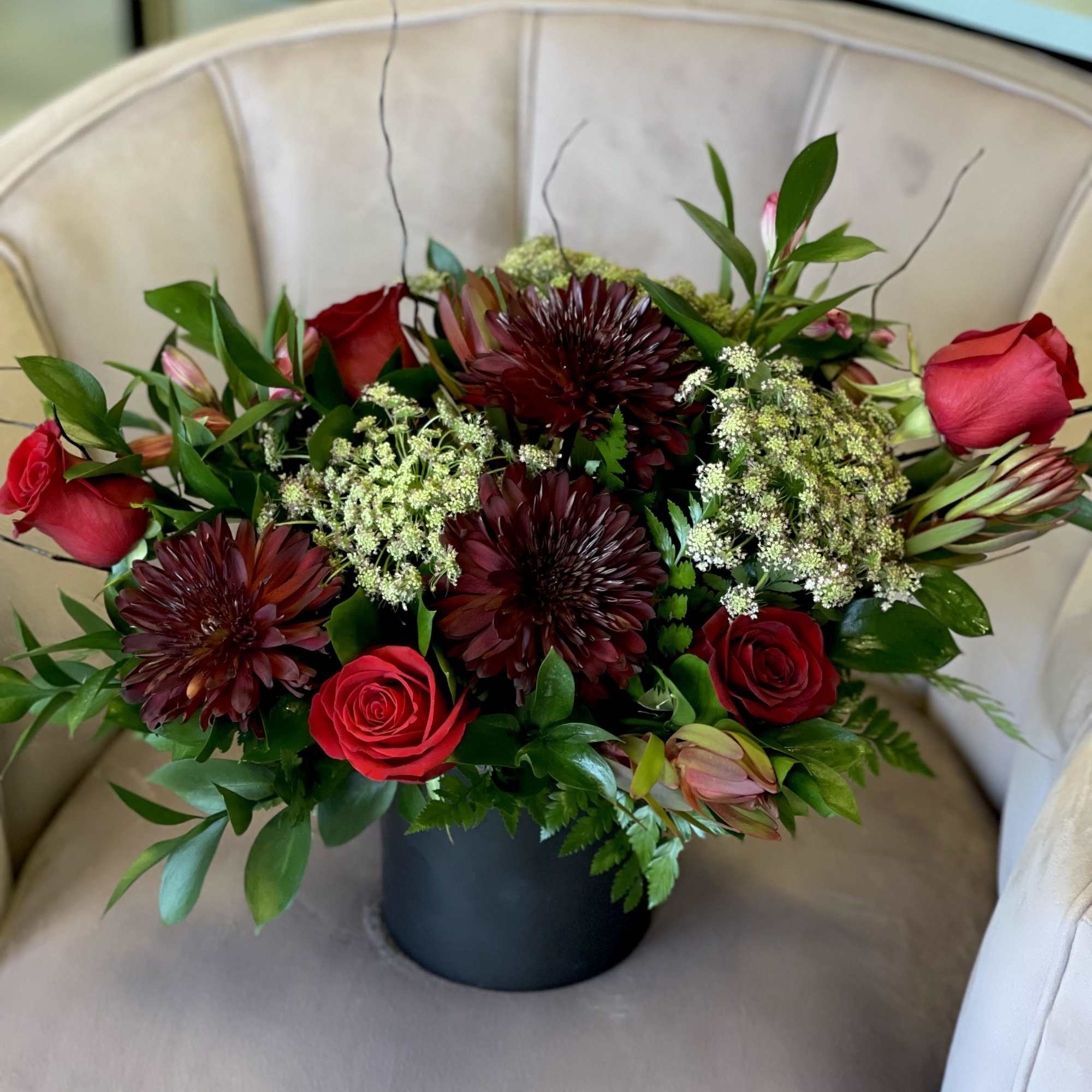 A mysterious, dramatic floral energy, perfect for someone who prefers a less A mysterious, dramatic floral energy, perfect for someone who prefers a less