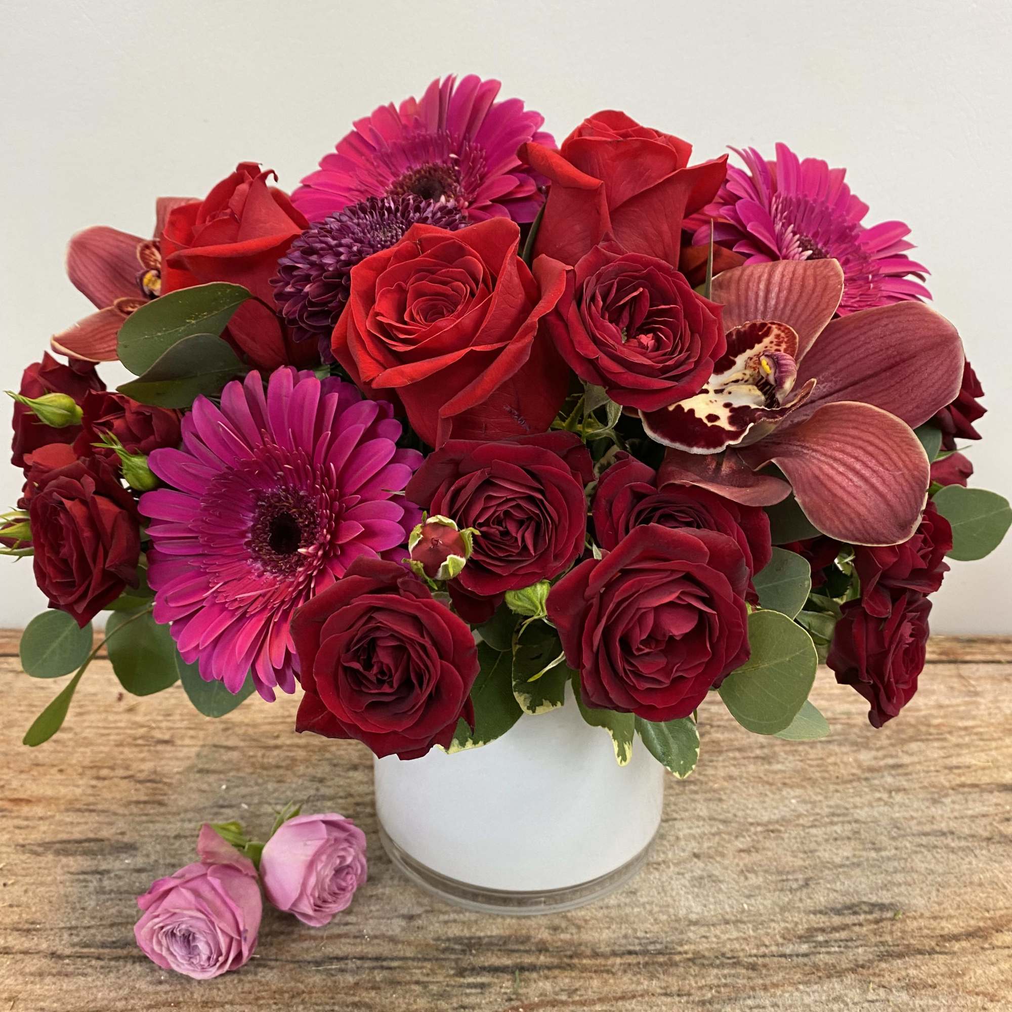 A full, hot mix of red and pink toned florals.
12&quot;x15&quot;