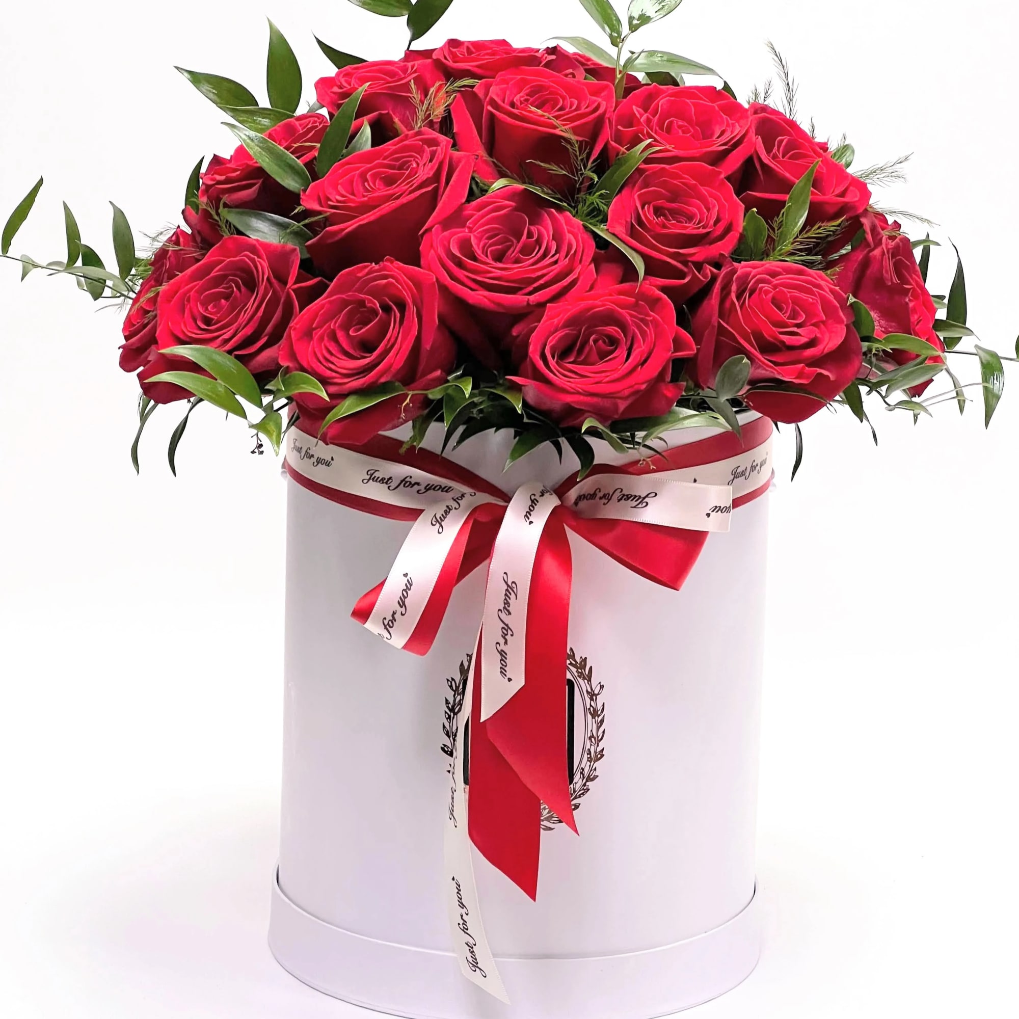 Amazing box super select 25 red roses! The pictures shows in deluxe