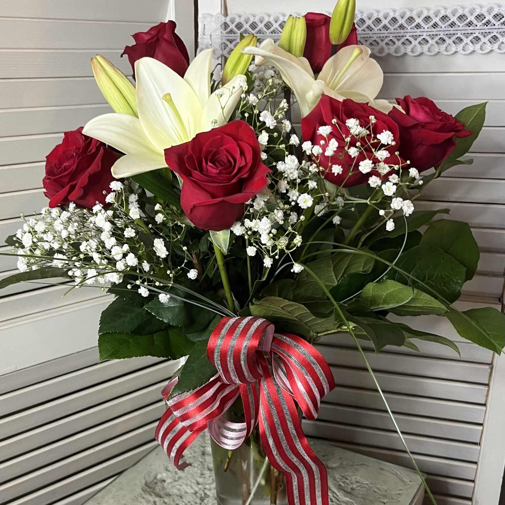 Half dozen red roses