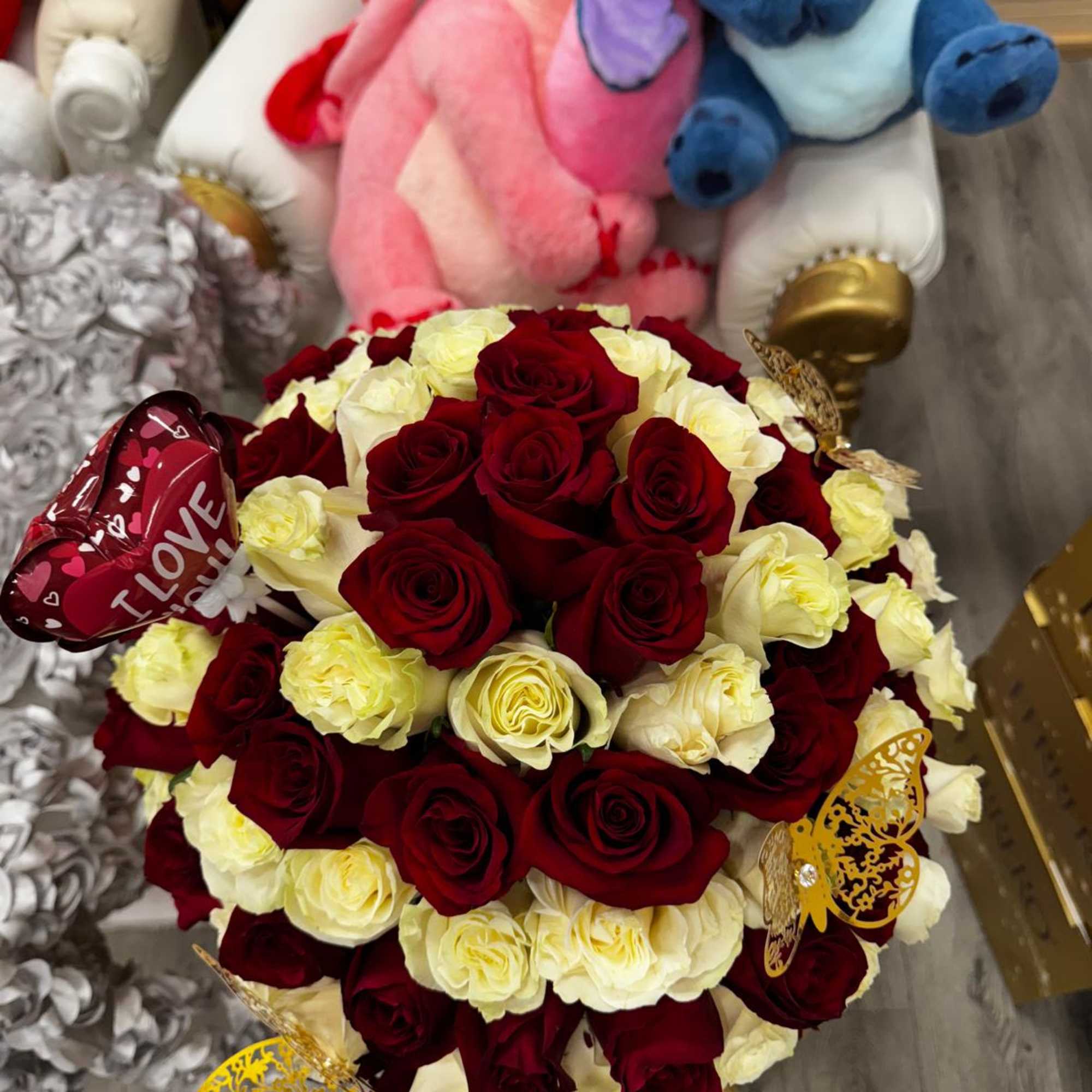 Arrangement of roses on a flower arrangement box