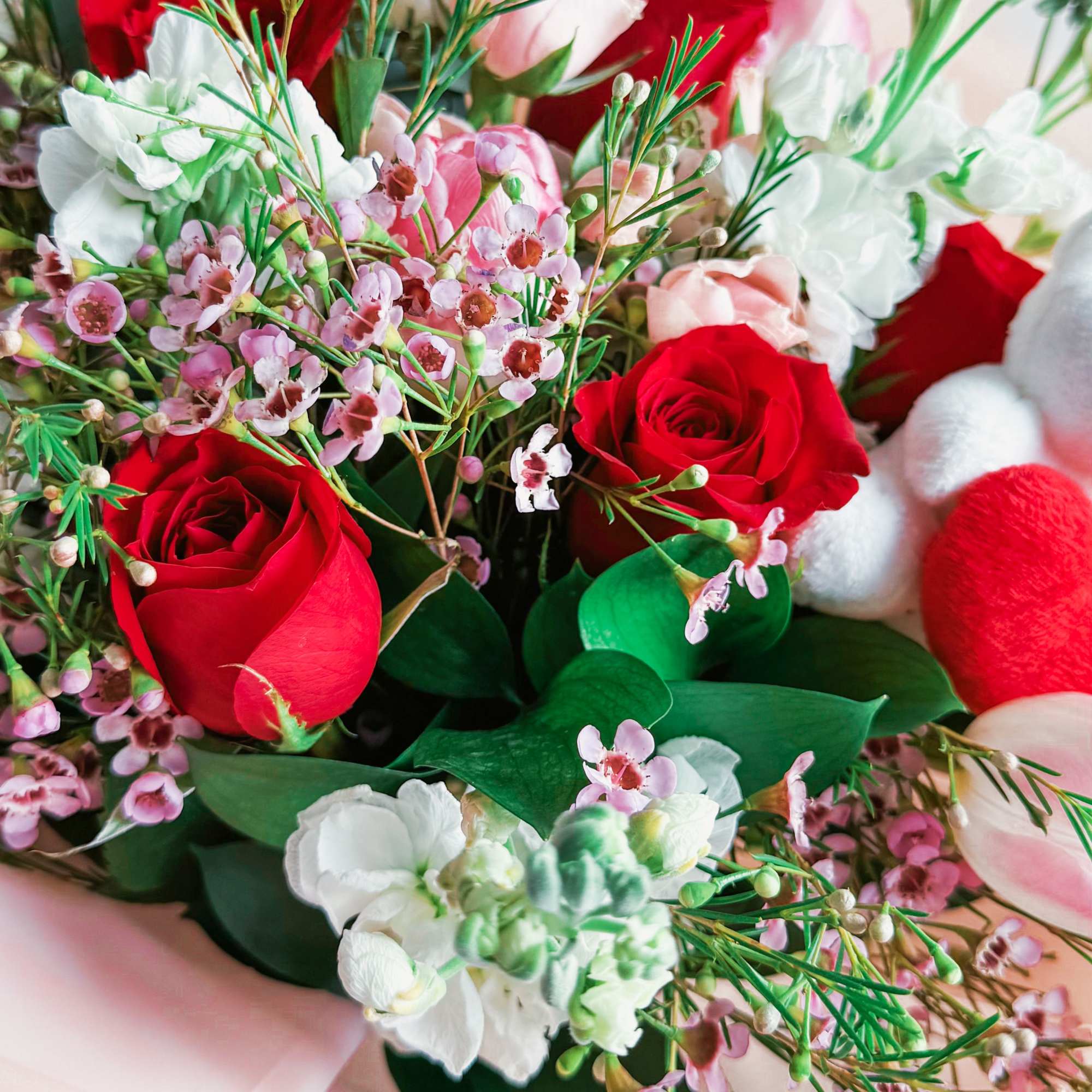This bouquet is pure sweetness! A dreamy mix of red and blush This bouquet is pure sweetness! A dreamy mix of red and blush