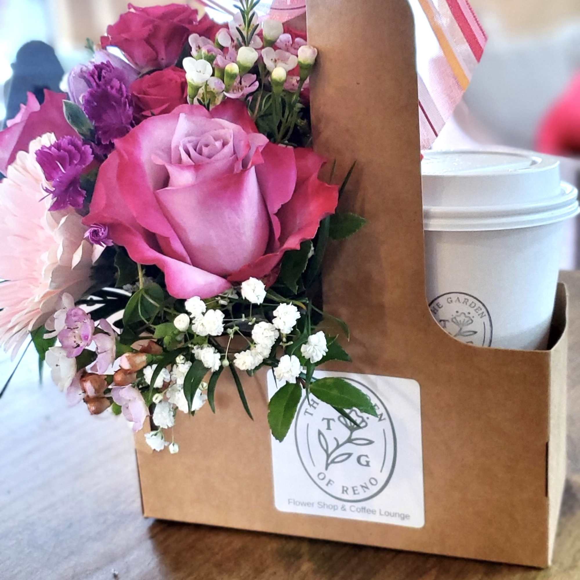 This is such a unique gift for all coffee and flower lovers!