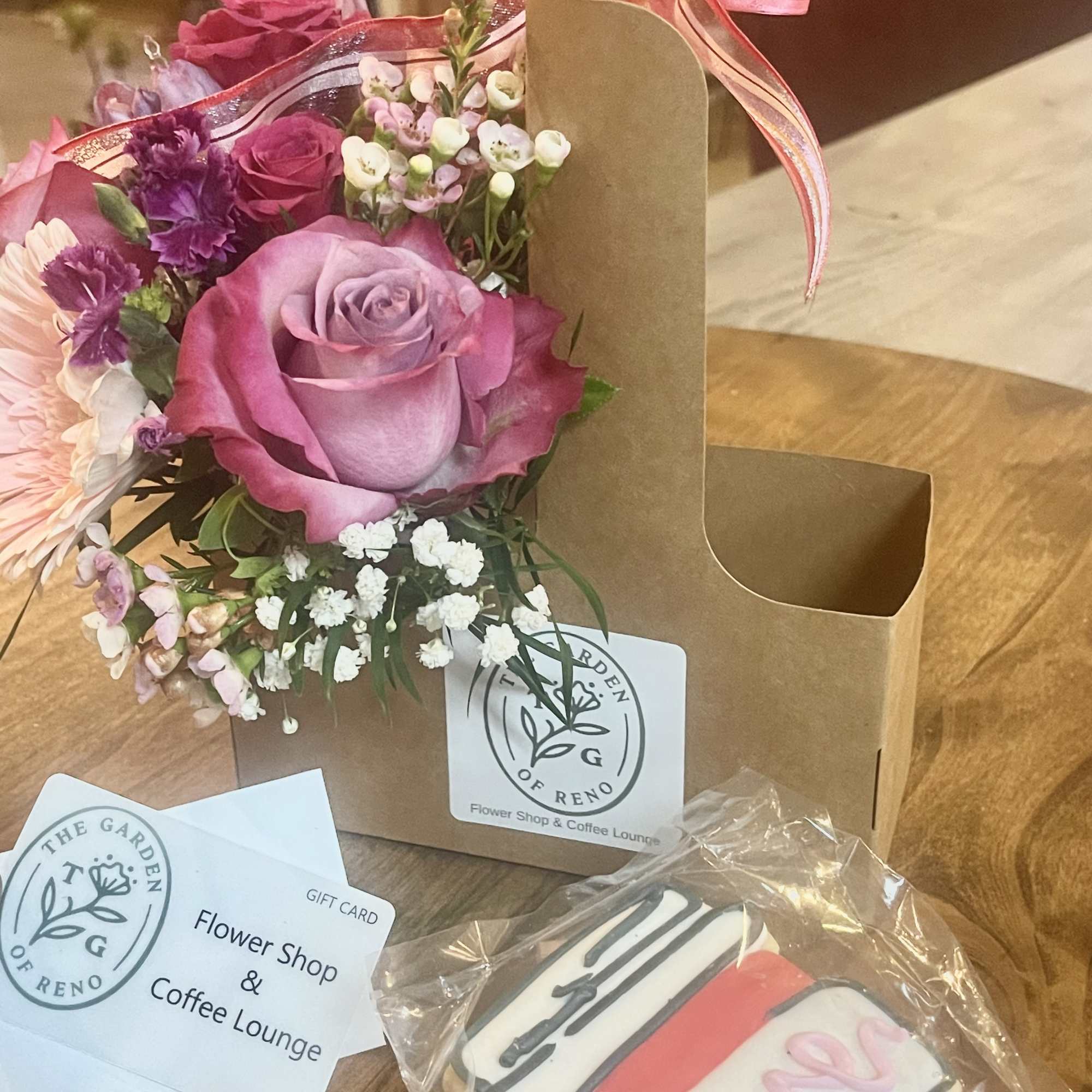 This is such a unique gift for all coffee and flower lovers!