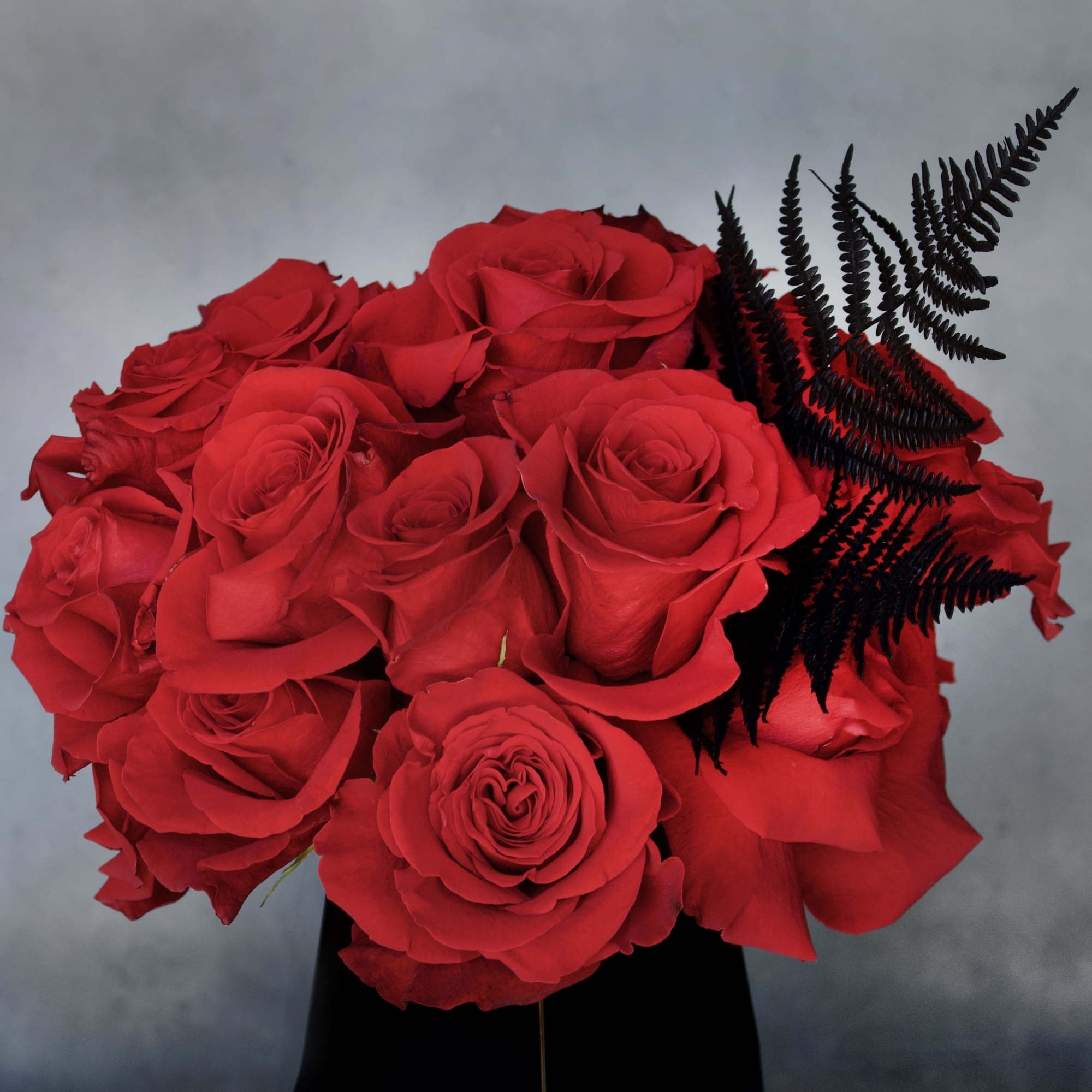 Send red roses to the one who&#039;s always on your mind. This