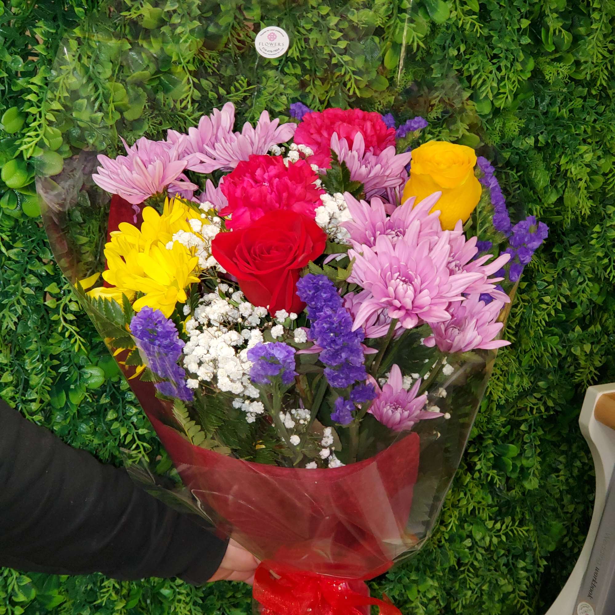 Mix of flowers choose by the designer 