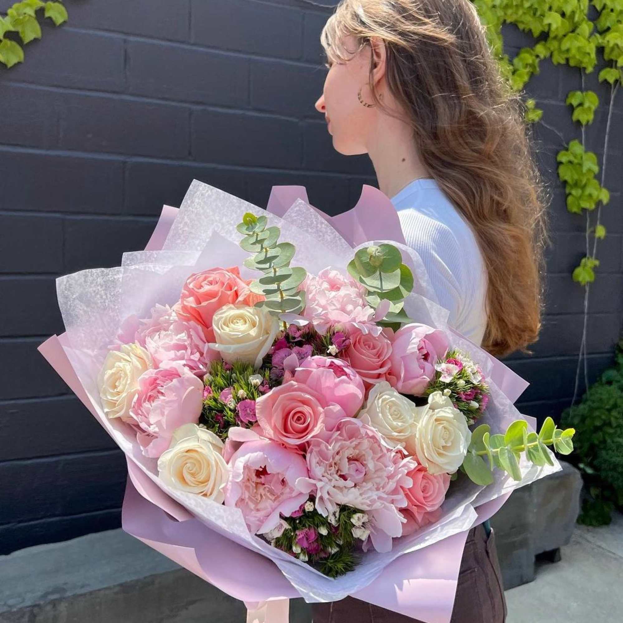 Mixed premium flowers: peonies, roses 