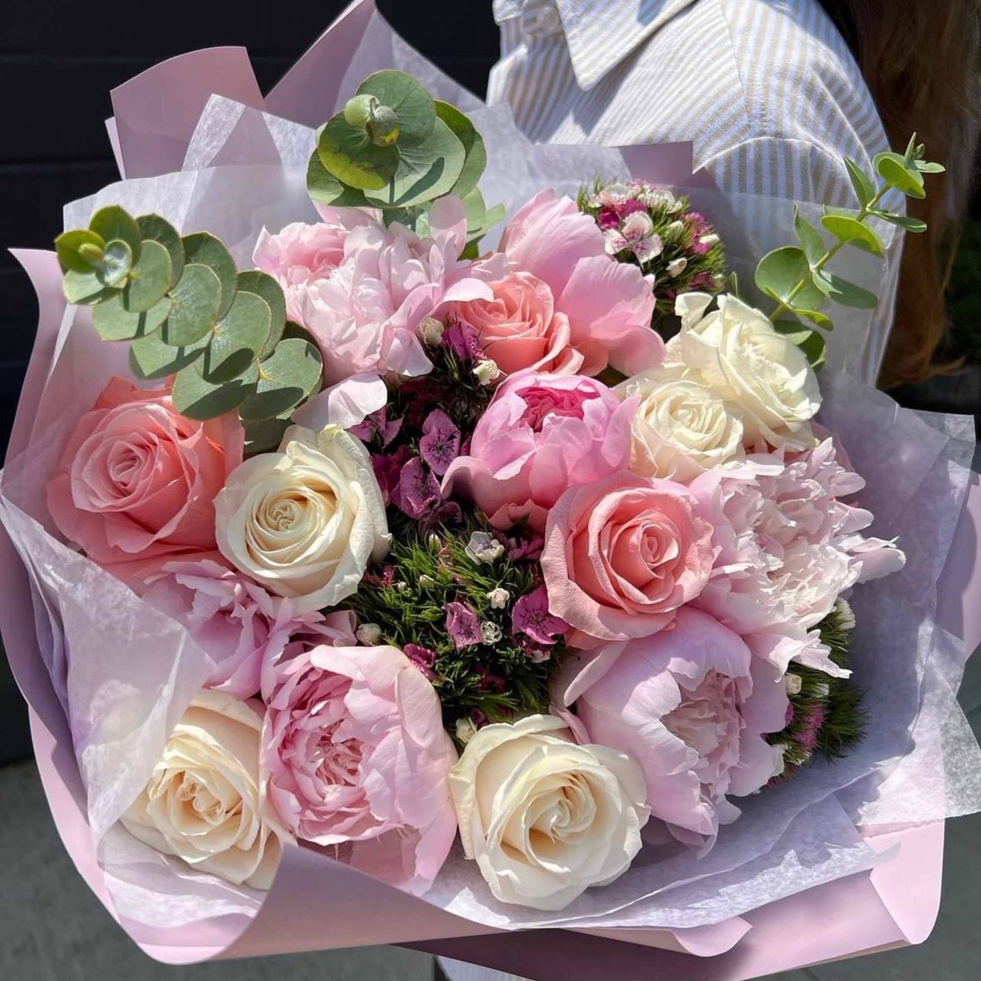 Mixed premium flowers: peonies, roses 