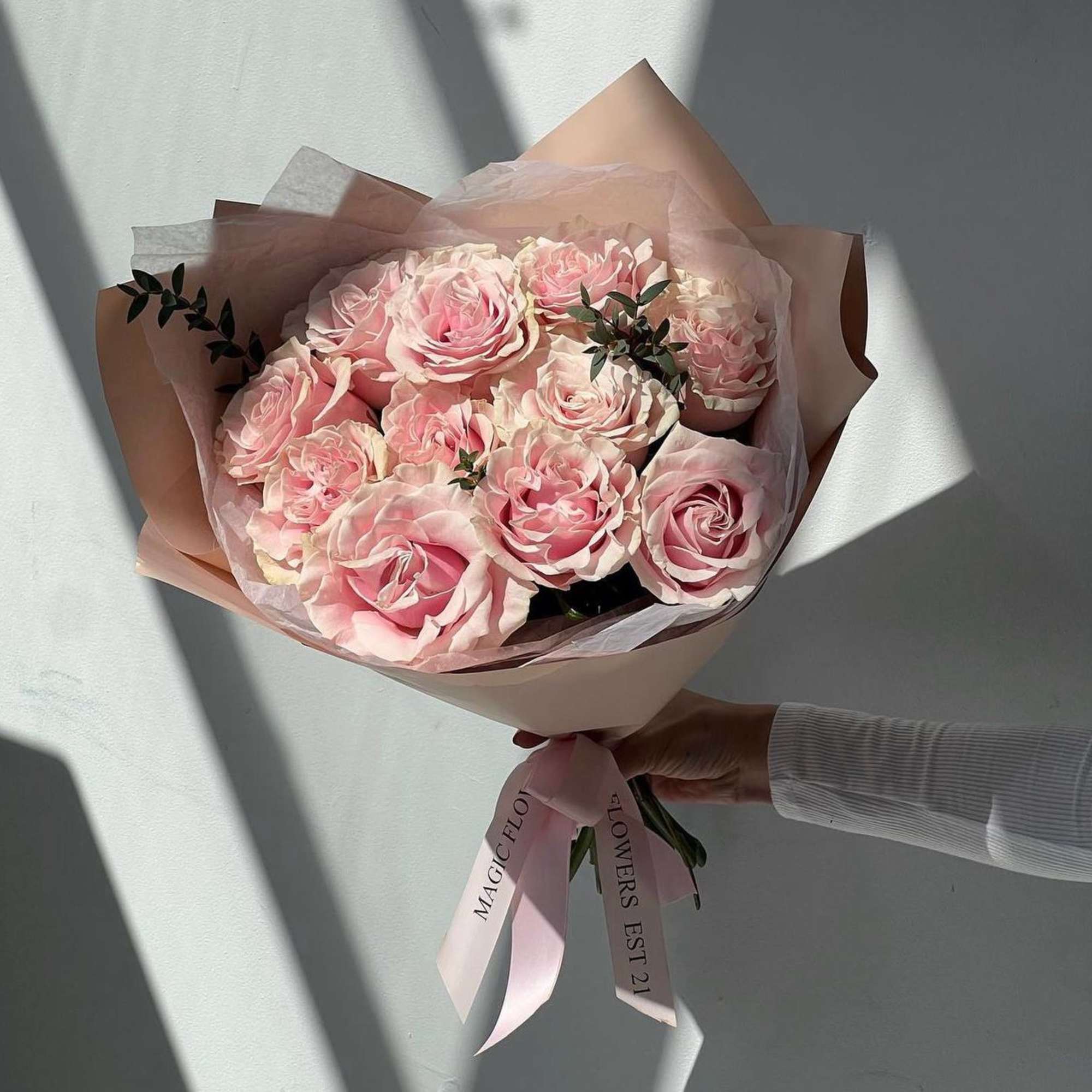 Premium roses mini bouquet 