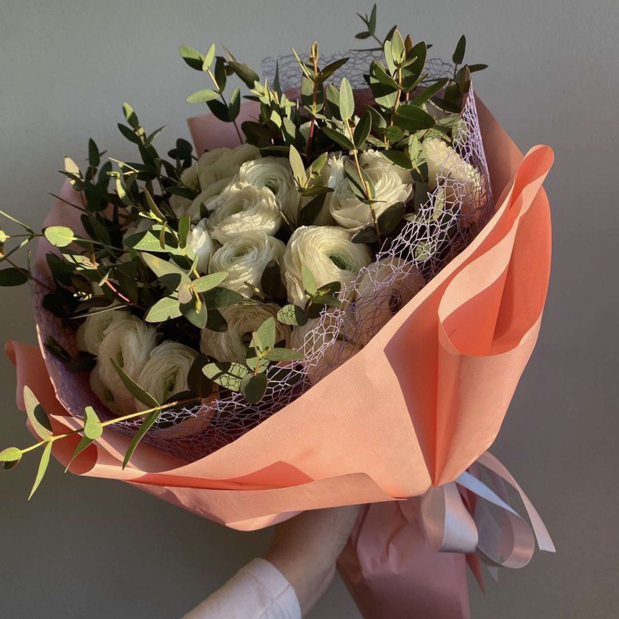  Bouquet of white ranunculus