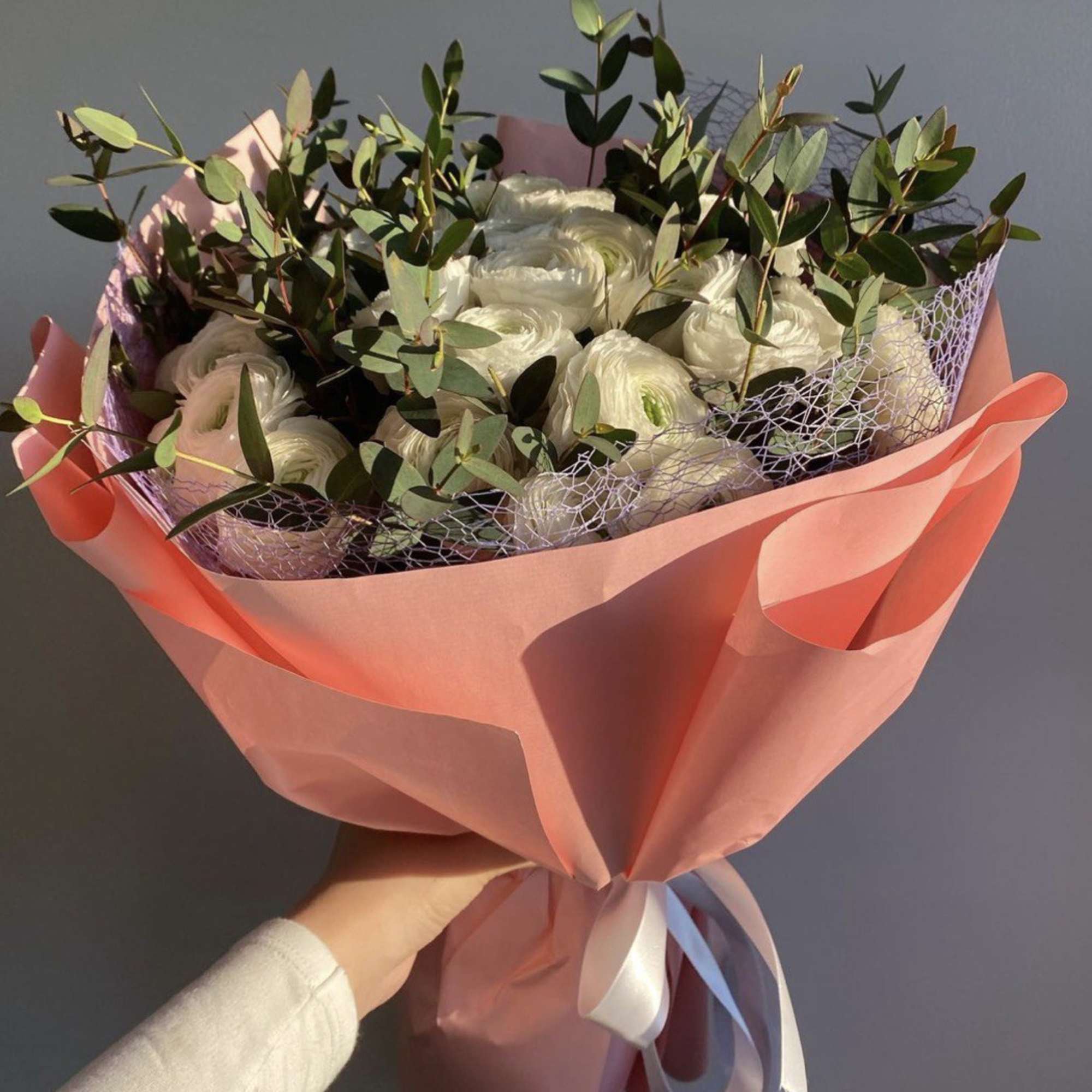  Bouquet of white ranunculus