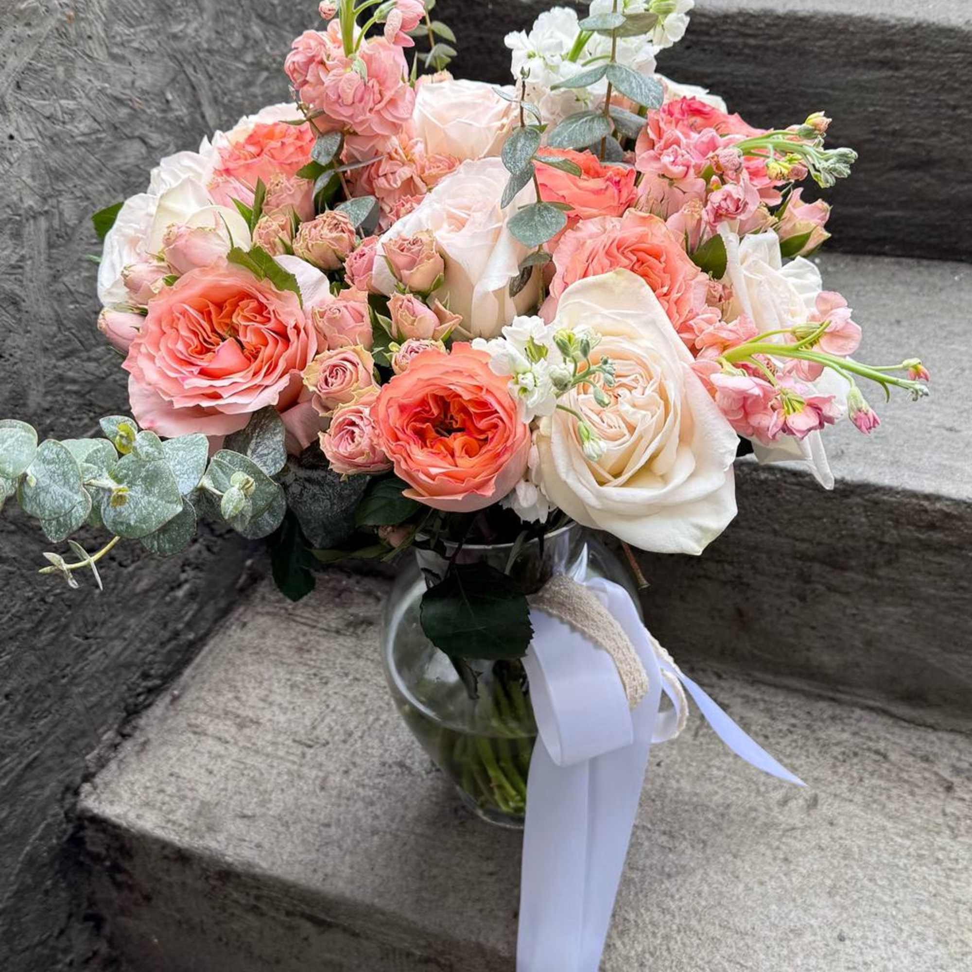 Mix roses with other seasonal flowers