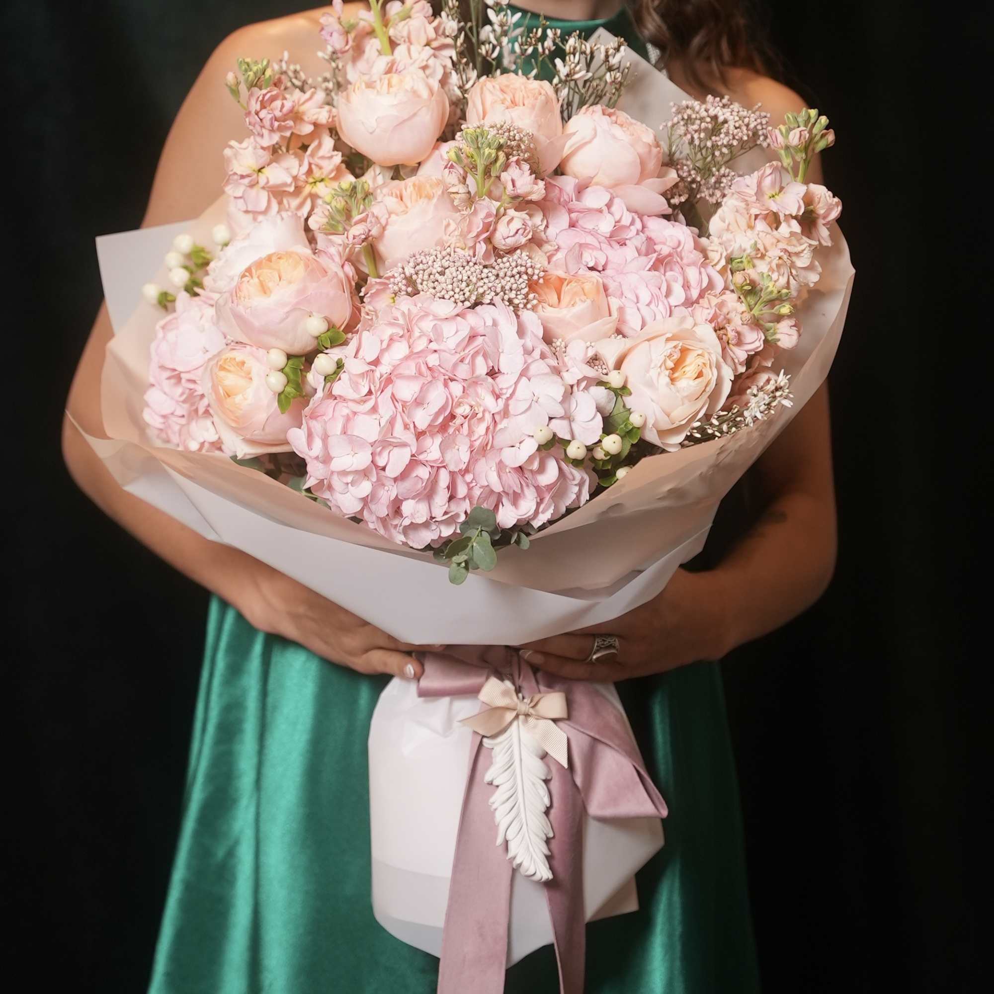 Empire of Enchanting Beauty

The bouquet &quot;Empire of Enchanting Beauty&quot; is a refined