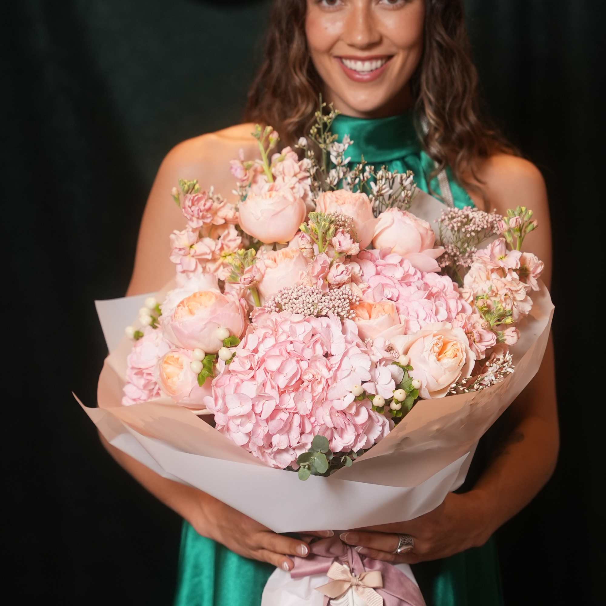 Empire of Enchanting Beauty

The bouquet &quot;Empire of Enchanting Beauty&quot; is a refined