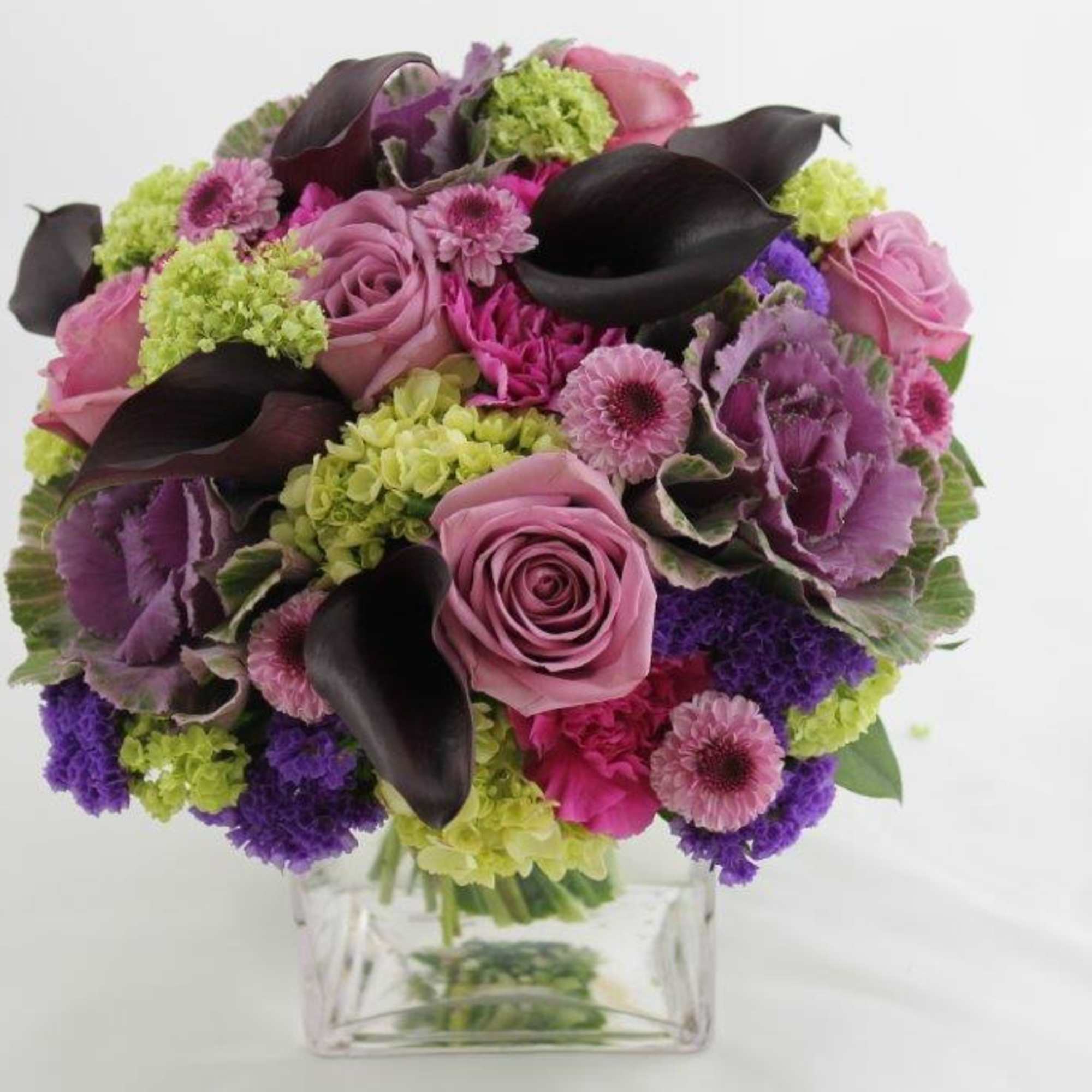 This exquisite bouquet features purple Kale at it&#039;s heart along with lavender