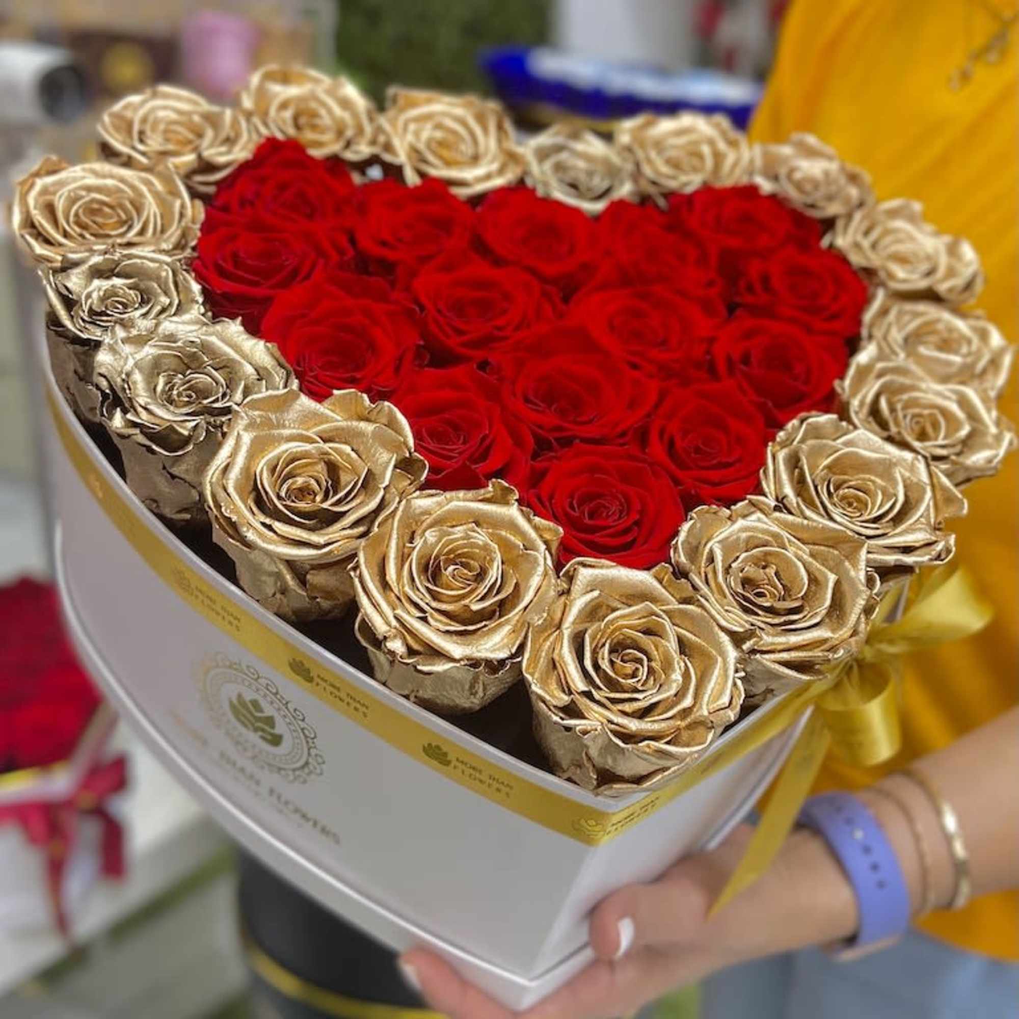 Heart Box Eternity Roses: We stopped the clock for our preserved roses