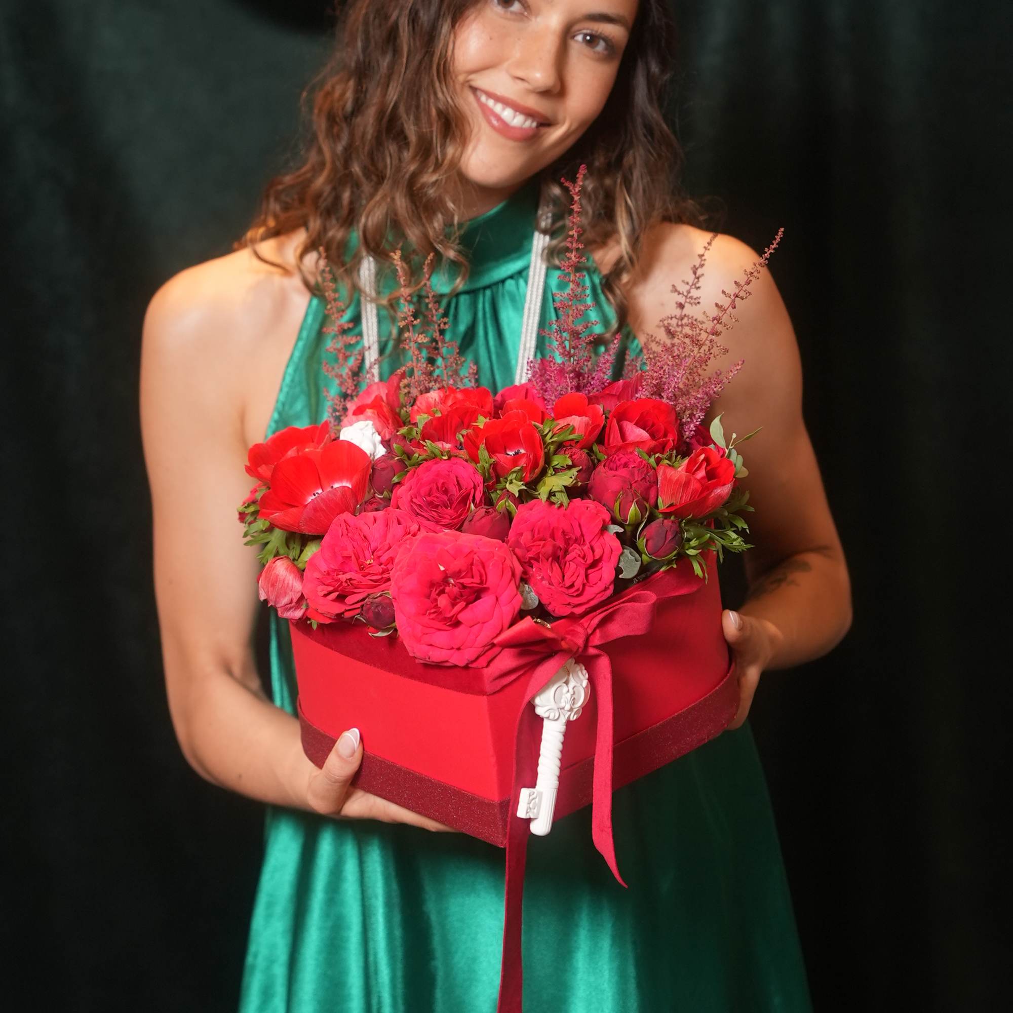 Aromatic Love

Description:
The bouquet &quot;Aromatic Love&quot; is an exquisite blend of beauty and