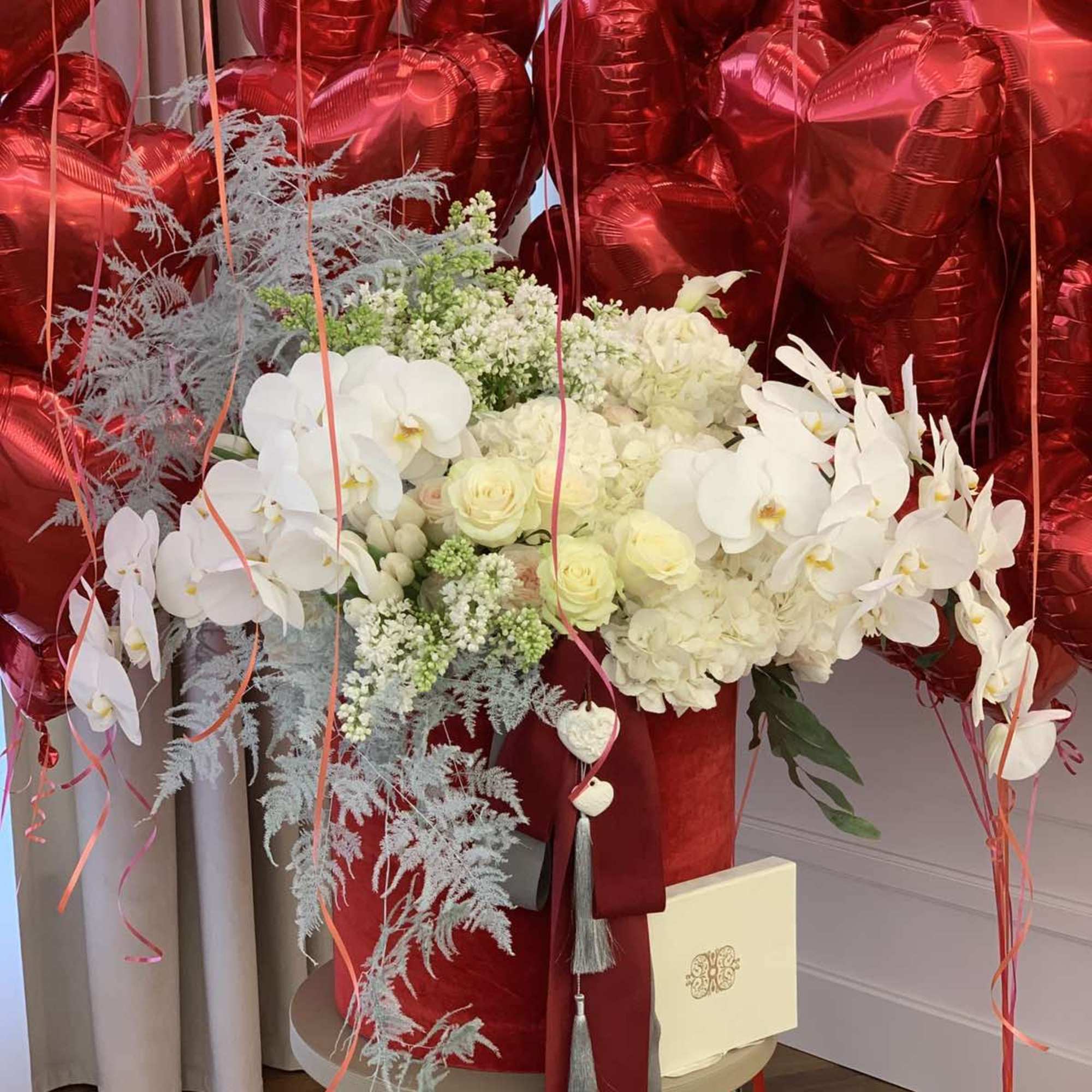 Passionate Elegance

Immerse yourself in the grandeur of love with our Valentine&#039;s Day