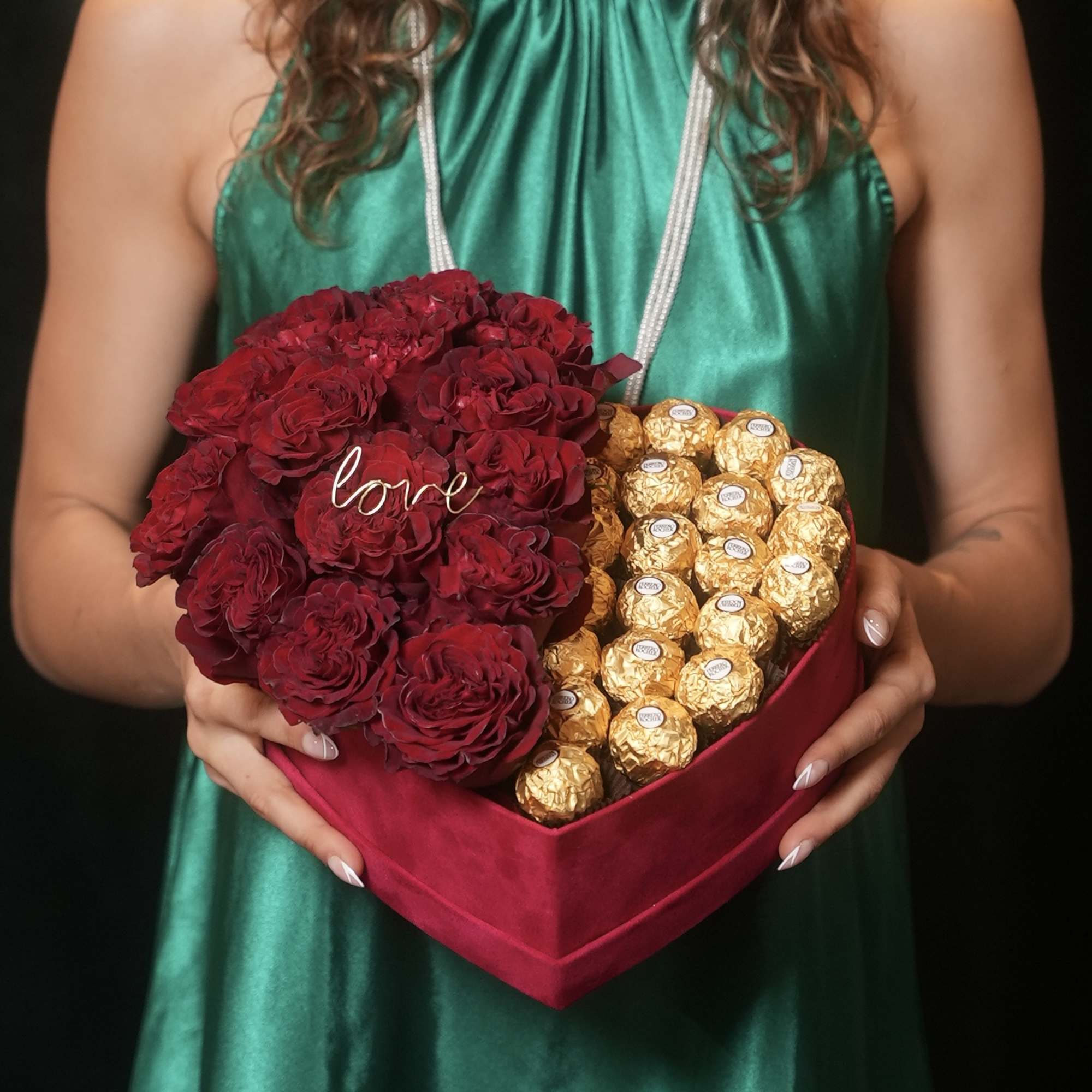 The bouquet &quot;Sweet Love&quot; is a charming combination of fragrant roses and