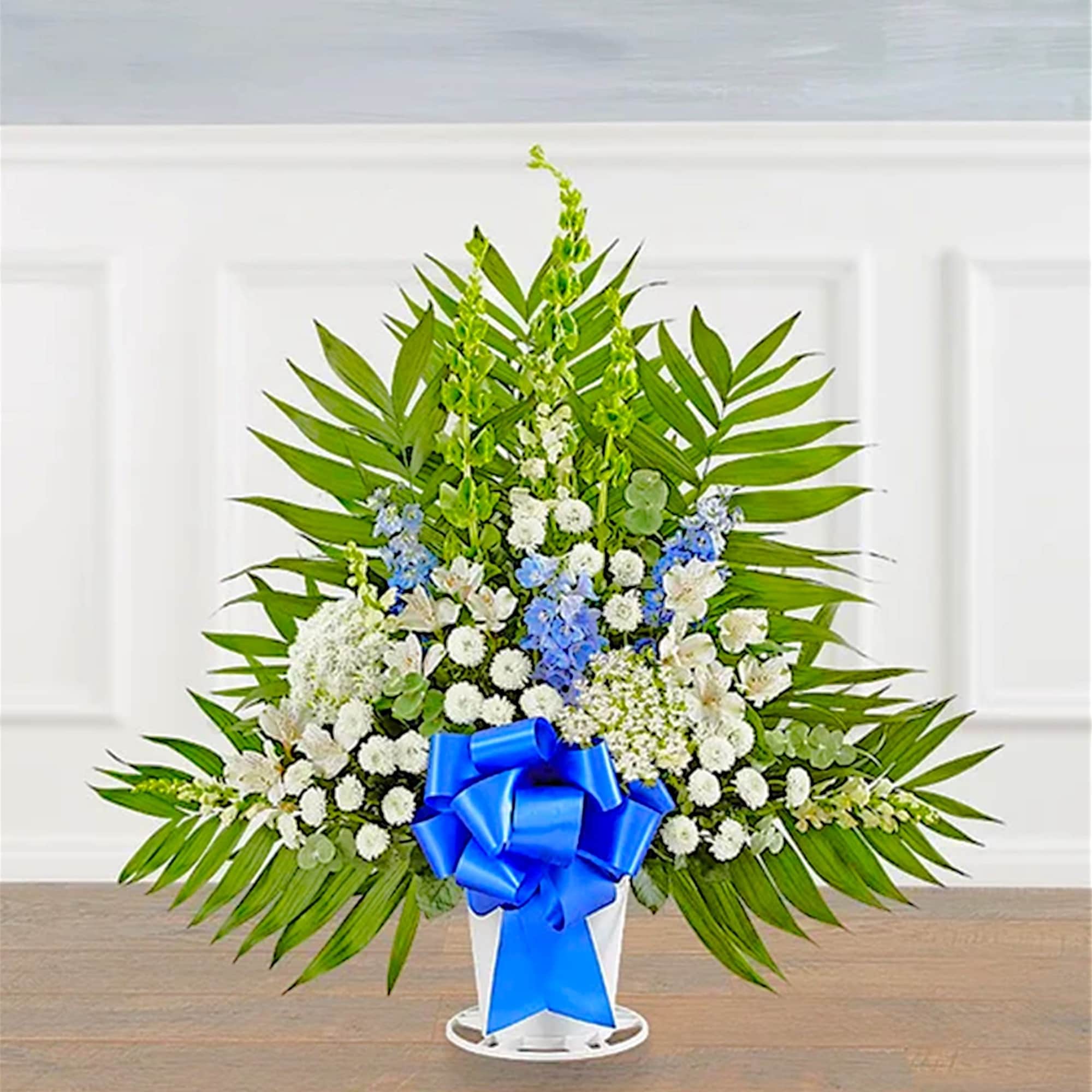 Offer comfort and tranquility with a truly special display. The floor basket