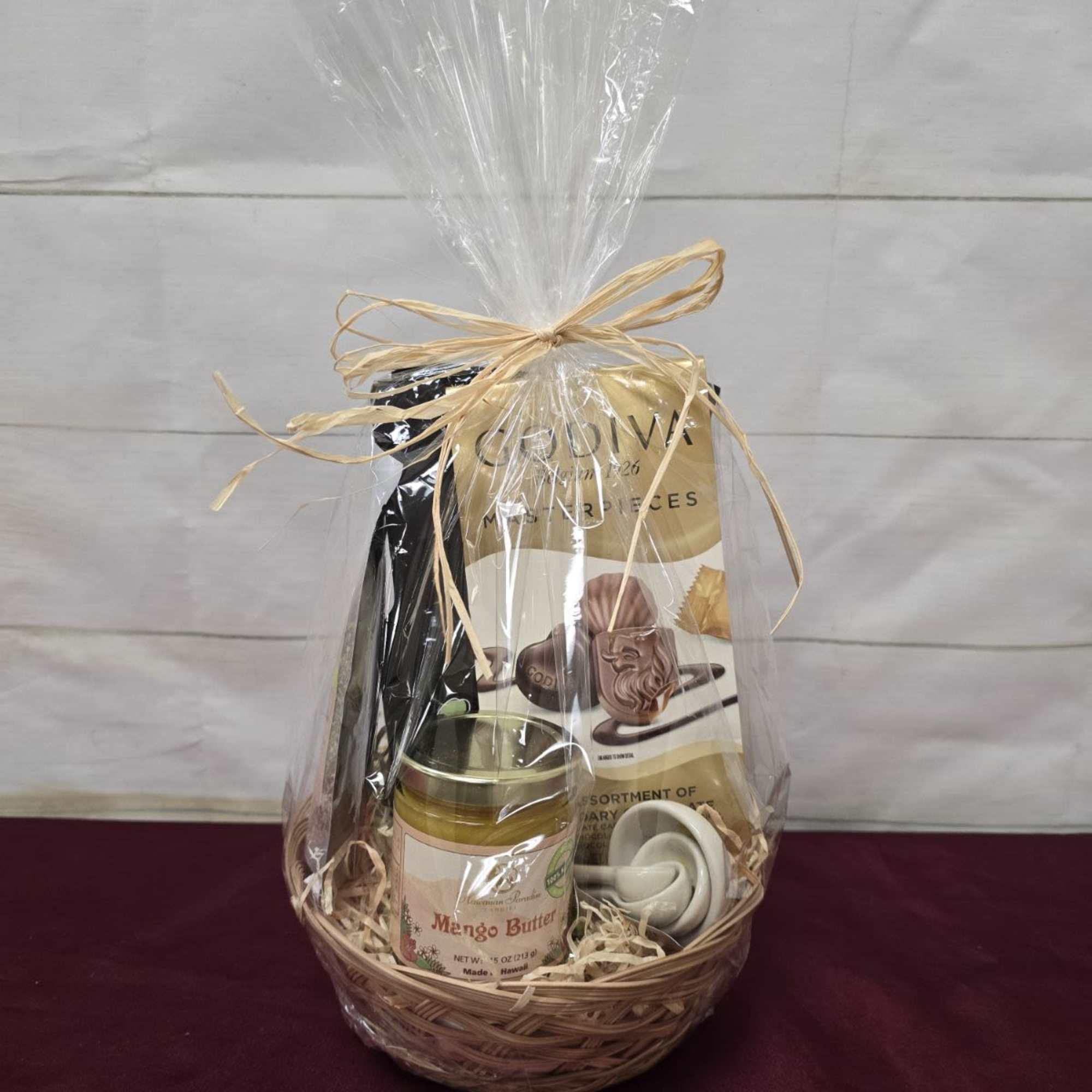 &ndash; This fun and Petite Gourmet basket the the following featured items