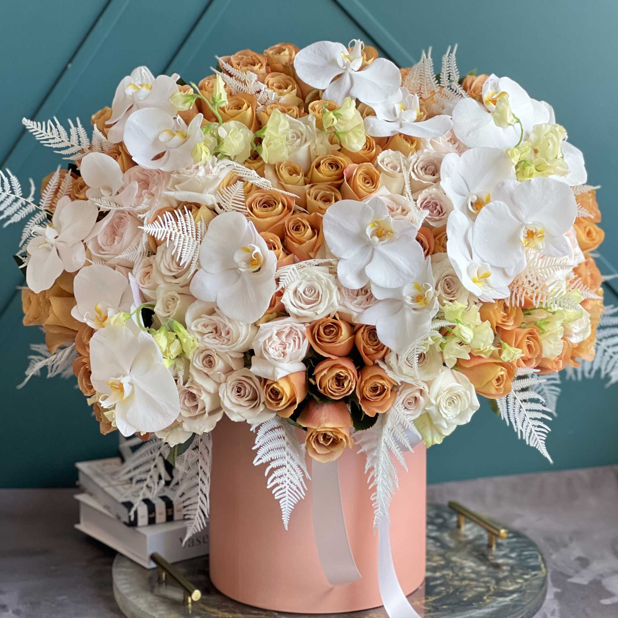 XXL box with mixed roses and orchids. Includes up to 150-175 roses