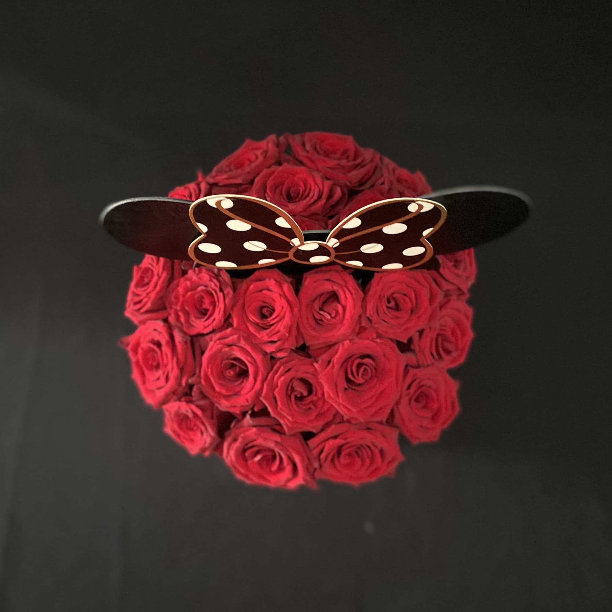 12 Red Roses, Standard
18 Red Roses, Deluxe
24 Red Roses, Premium
AVAILABLE, Black, White