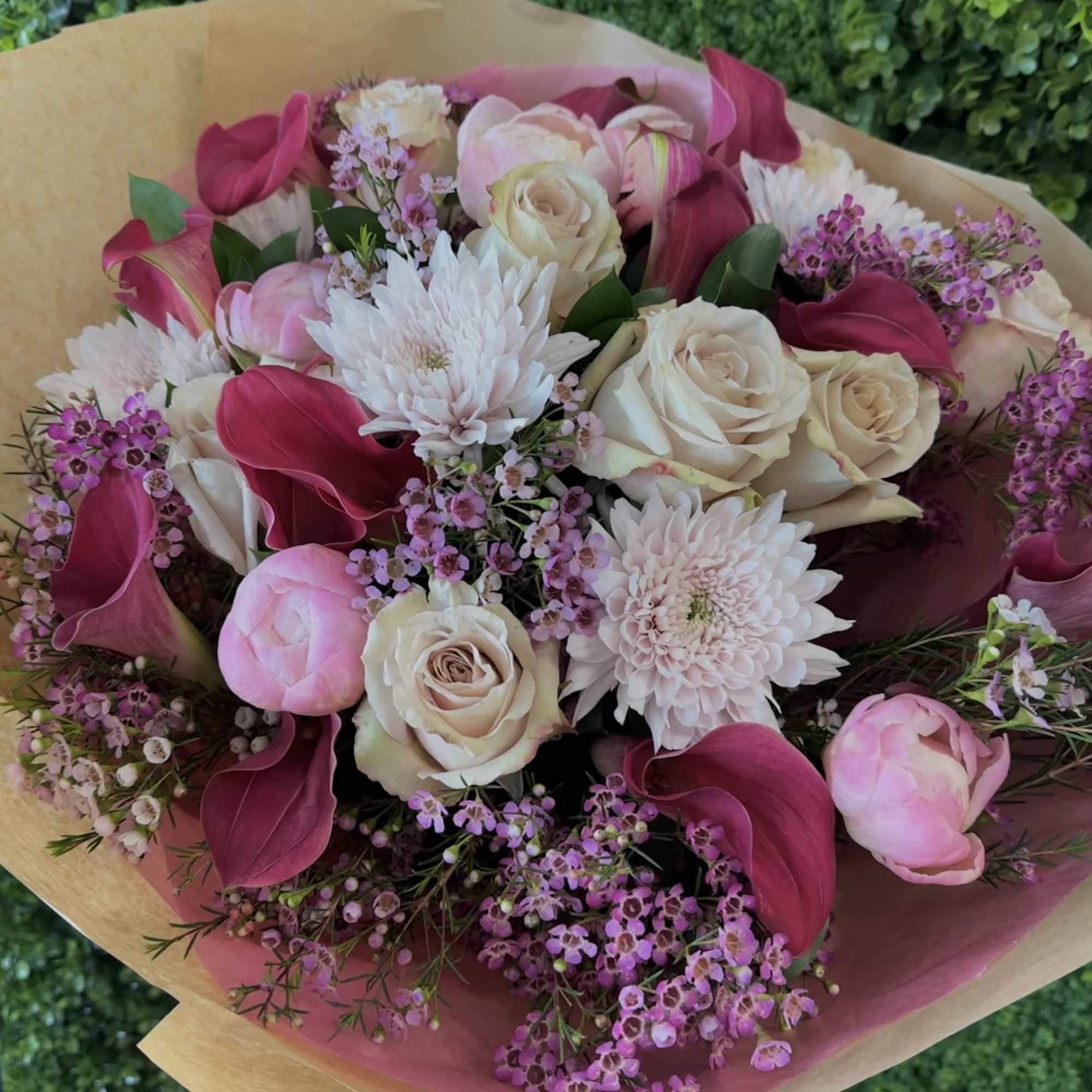 The perfect bouquet for any occasion! 
Can be customized (must call)