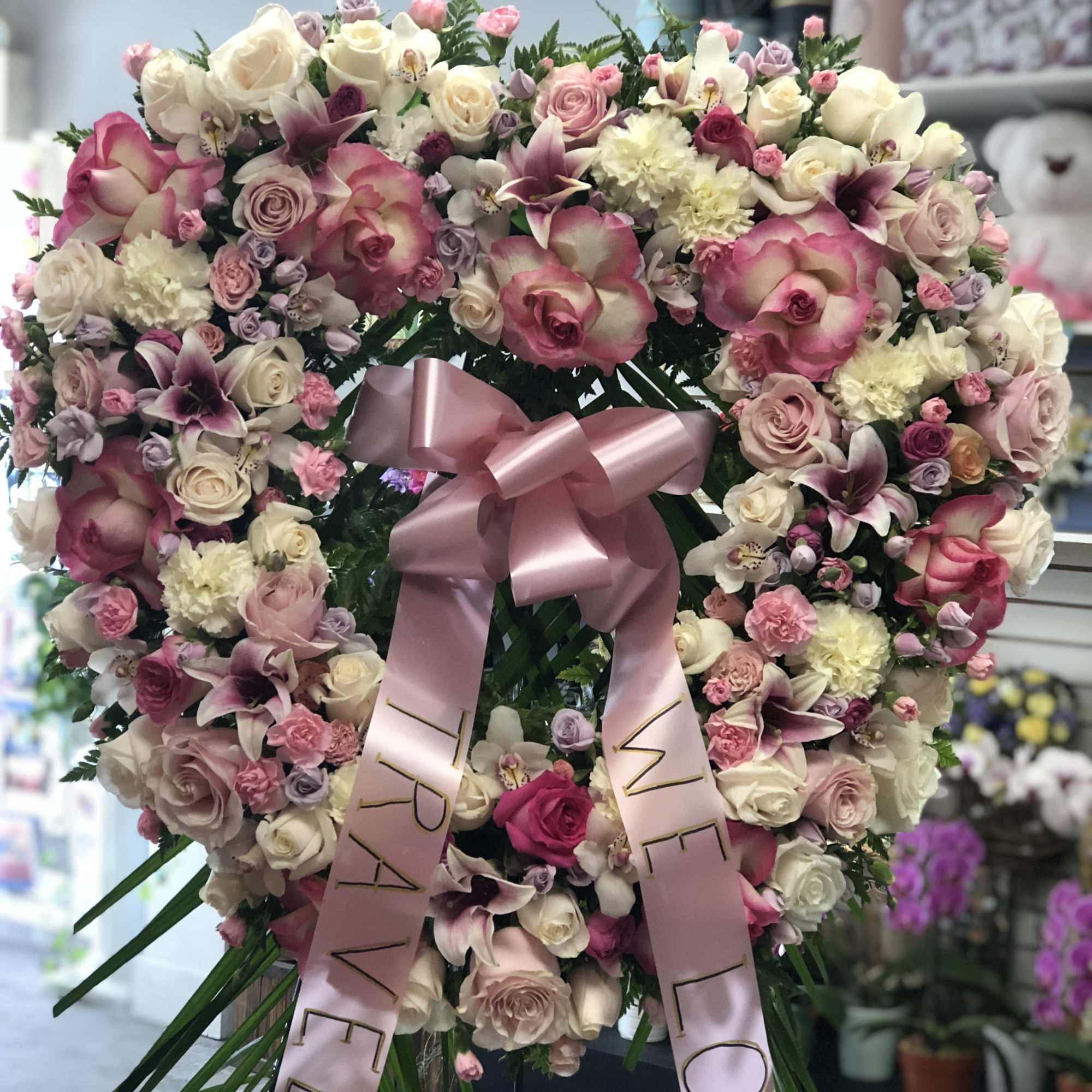Heart shape 22''oasis size,with pinks and white or purple depends colors we Heart shape 22''oasis size,with pinks and white or purple depends colors we