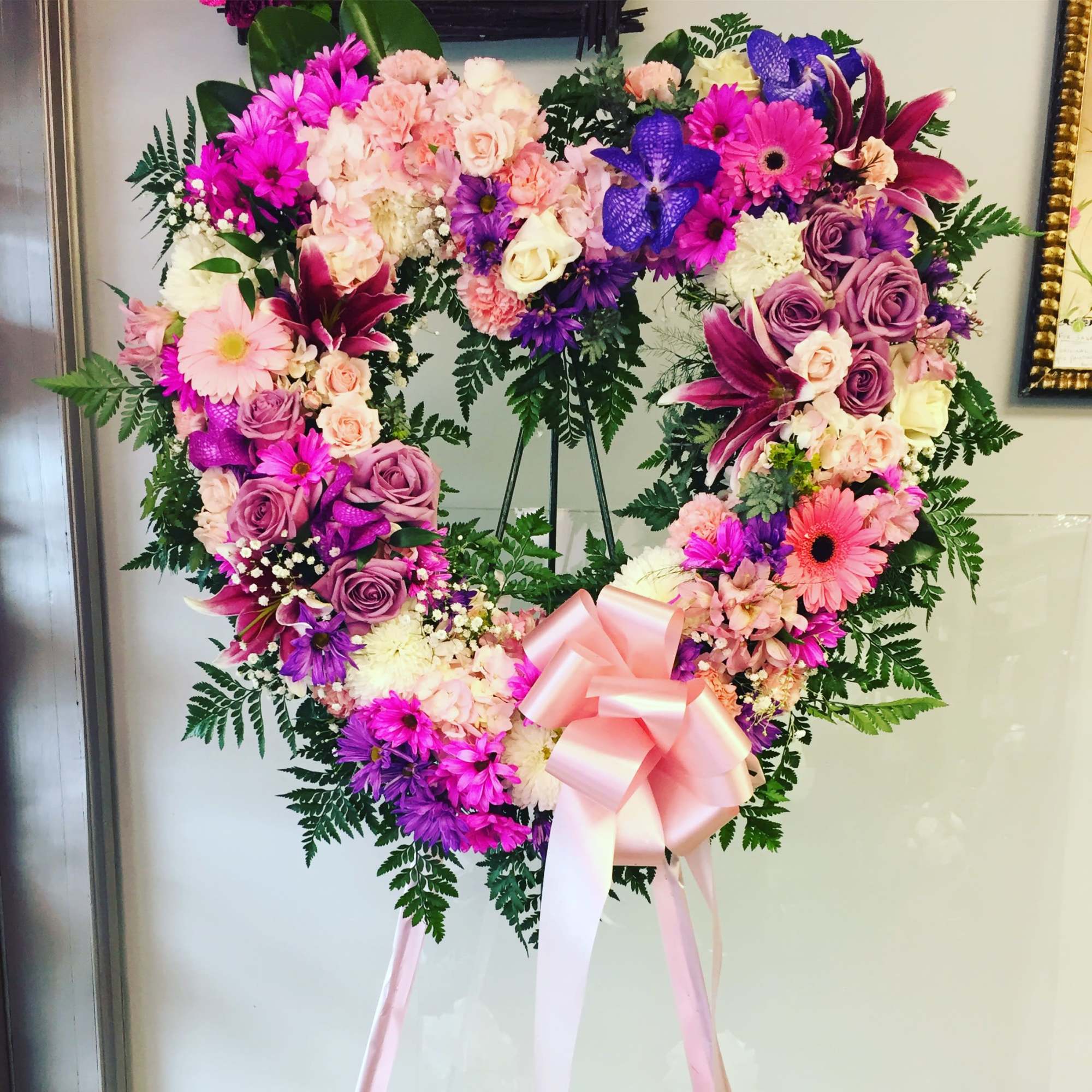 Heart shape 22''oasis size,with pinks and white or purple depends colors we Heart shape 22''oasis size,with pinks and white or purple depends colors we