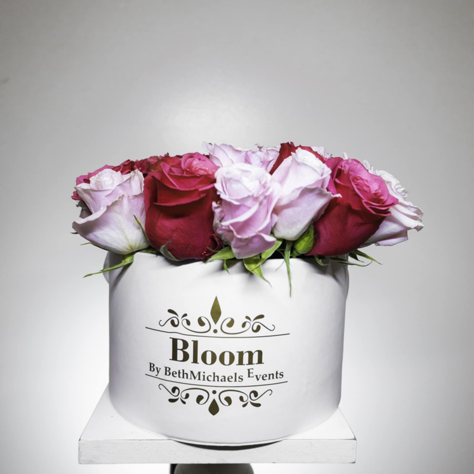 Our timeless round arrangements are comprised of 20 exquisite Eternity Rose set