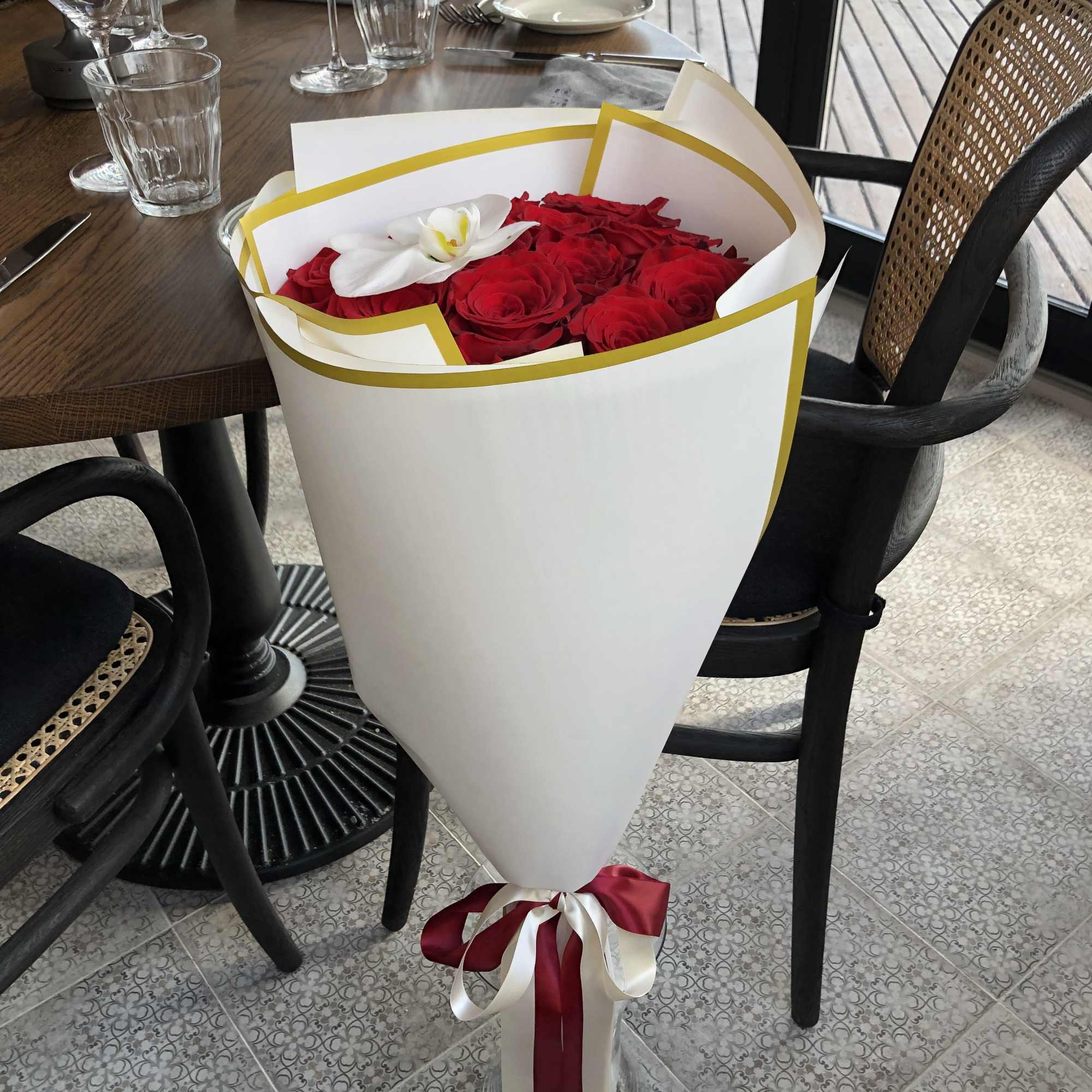 Long stem Red Rose 

Standard - 12 roses
Deluxe - 24 roses 
Premium