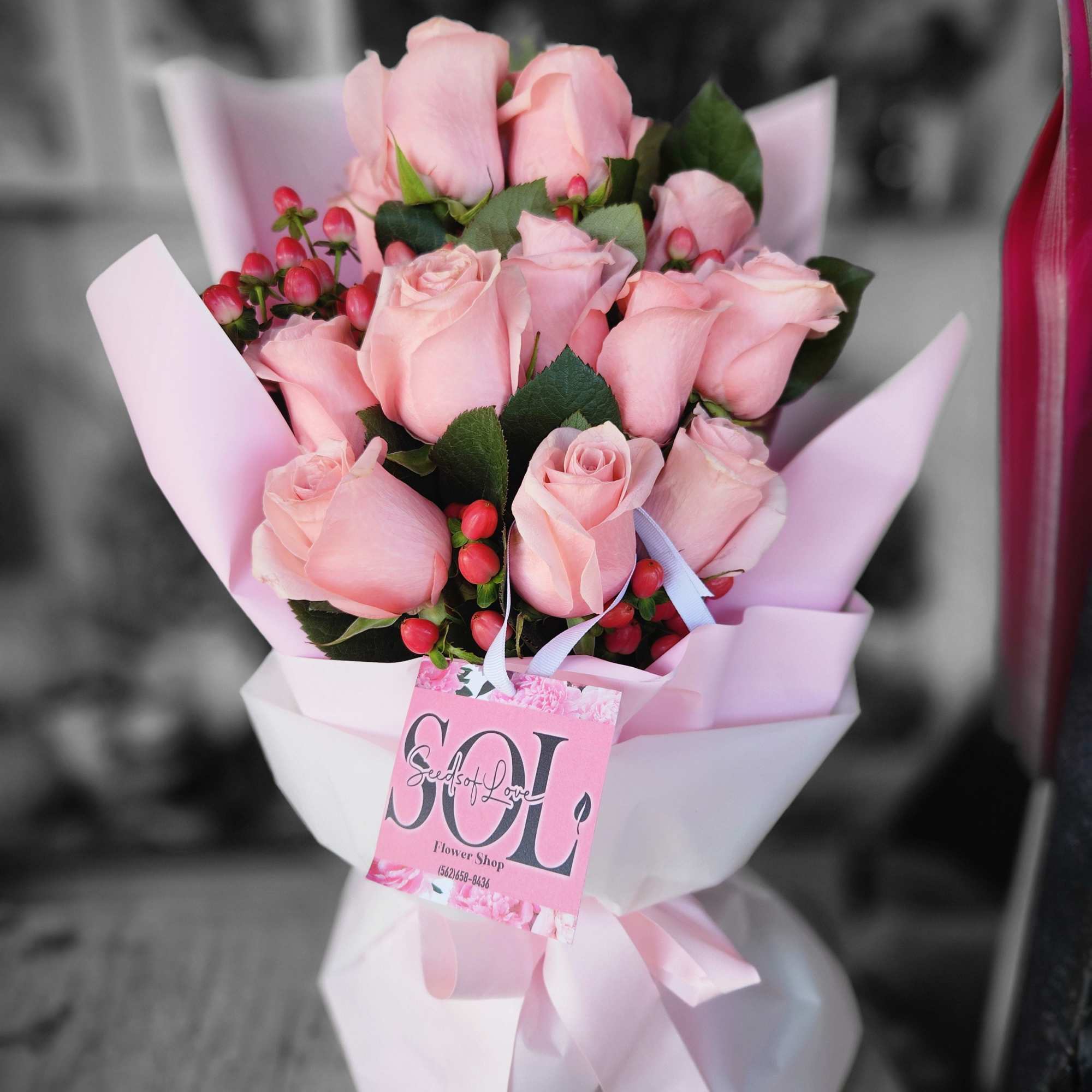 12 high quality pink Roses 