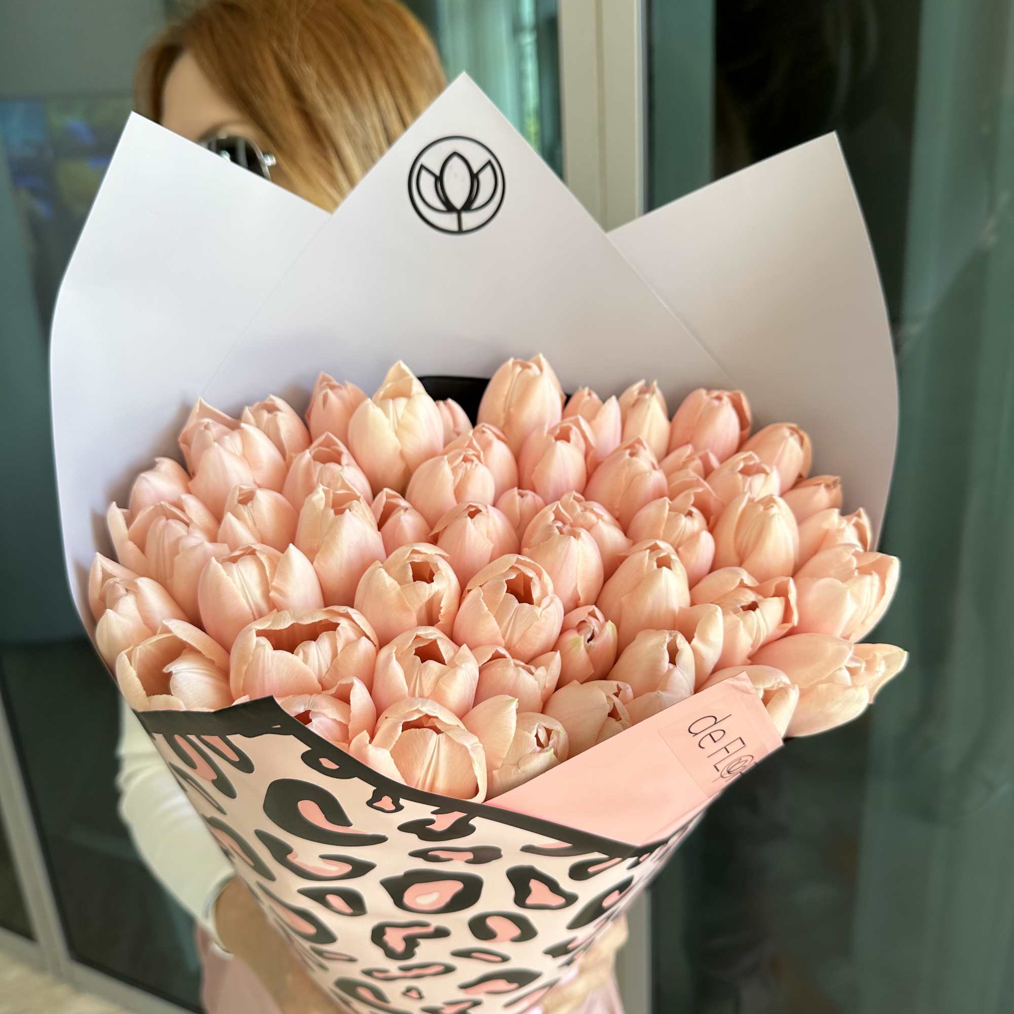 Bouquet of large tulips 
Standard - 50 stems
Deluxe - 75 stems
Premium - Bouquet of large tulips 
Standard - 50 stems
Deluxe - 75 stems
Premium -