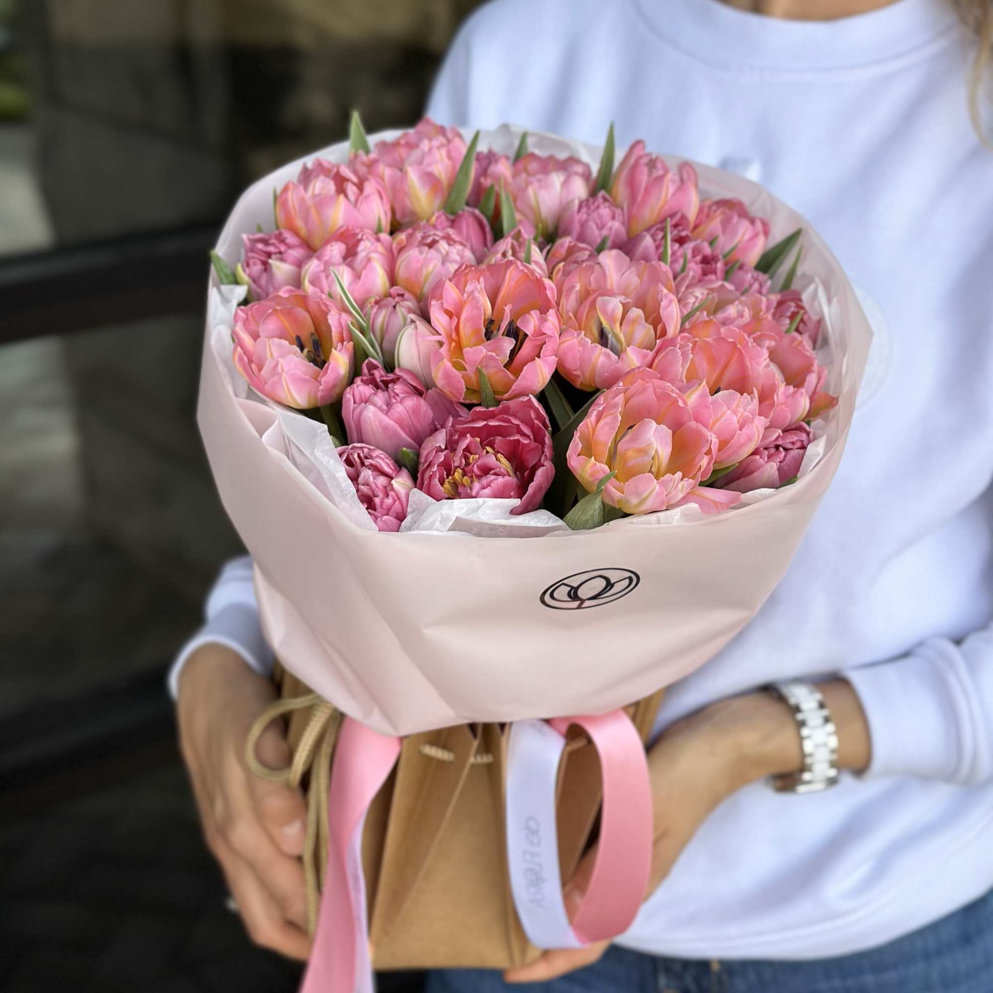 Bouquet of pink tulips 
Standard - 30 stems
Deluxe - 50 stems
Premium - Bouquet of pink tulips 
Standard - 30 stems
Deluxe - 50 stems
Premium -
