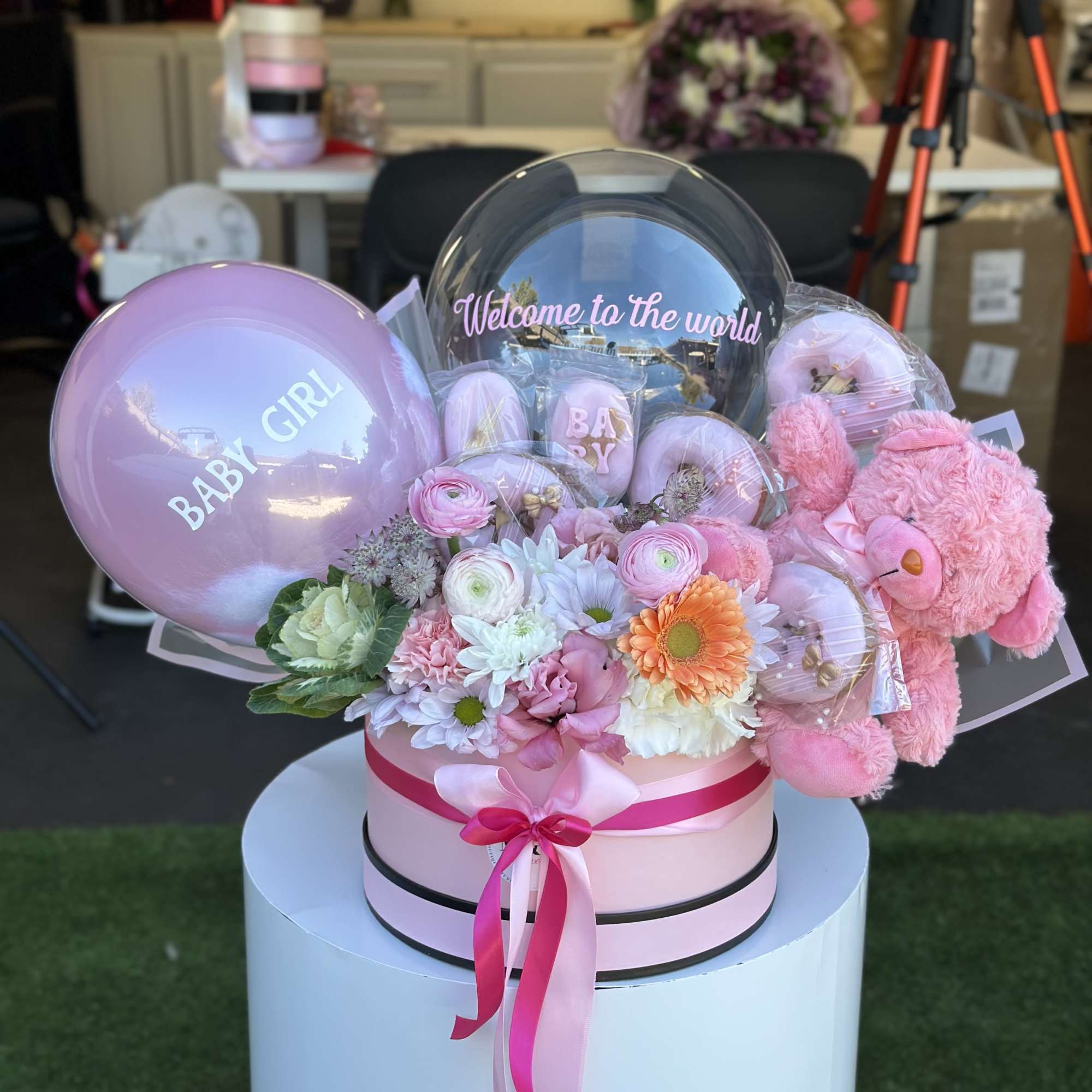 Surprise them with the perfect new born gift combination!

Our luxury gift offers