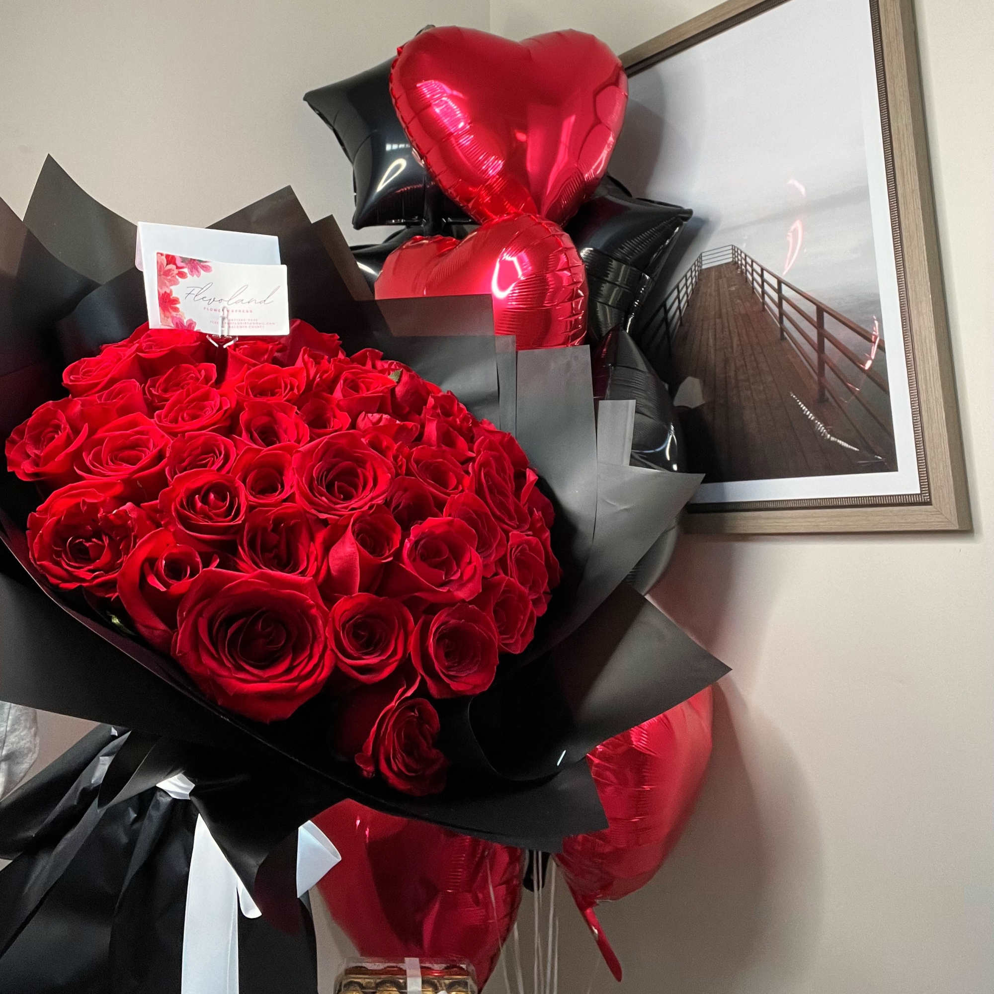 All-in-One for a Perfect Anniversary
Celebrate love with the ideal gift an elegant