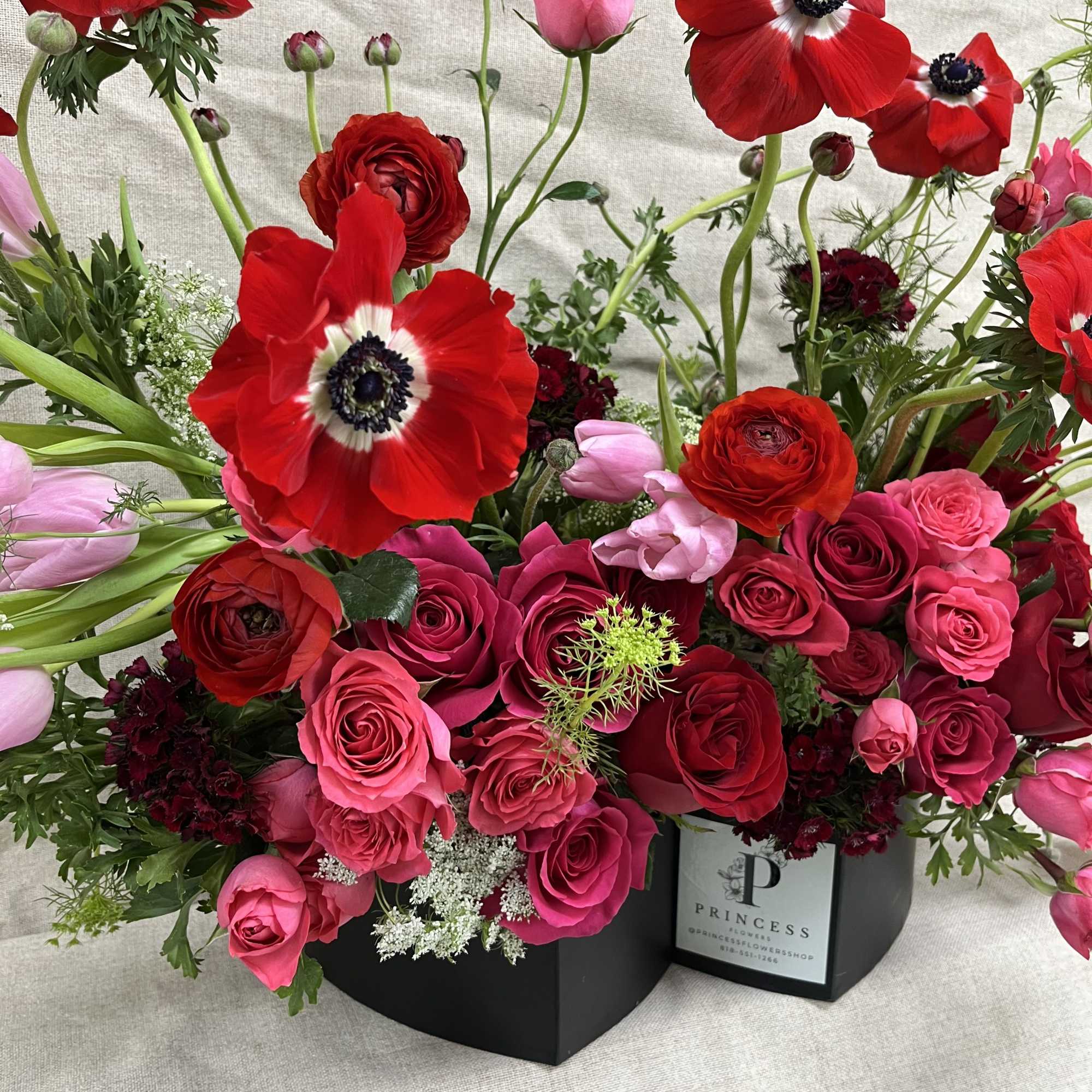 Blooms and charcuterie combination in collaboration with Cheese To Table! 
Presents as