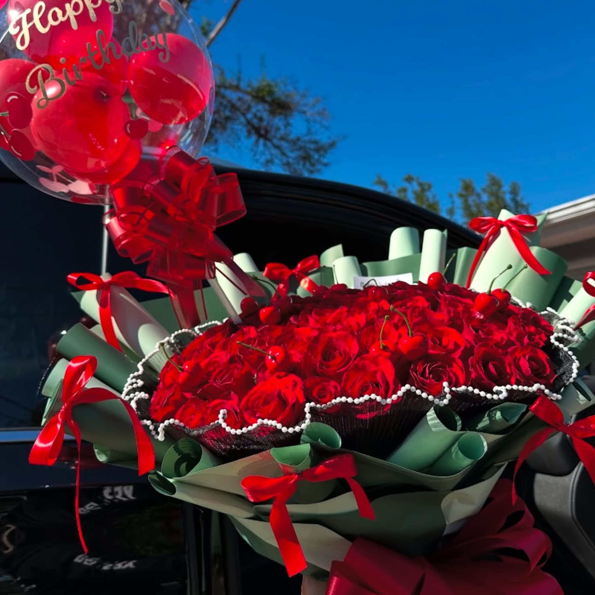 Our Cherry Bouquet will always be the perfect option to surprise your