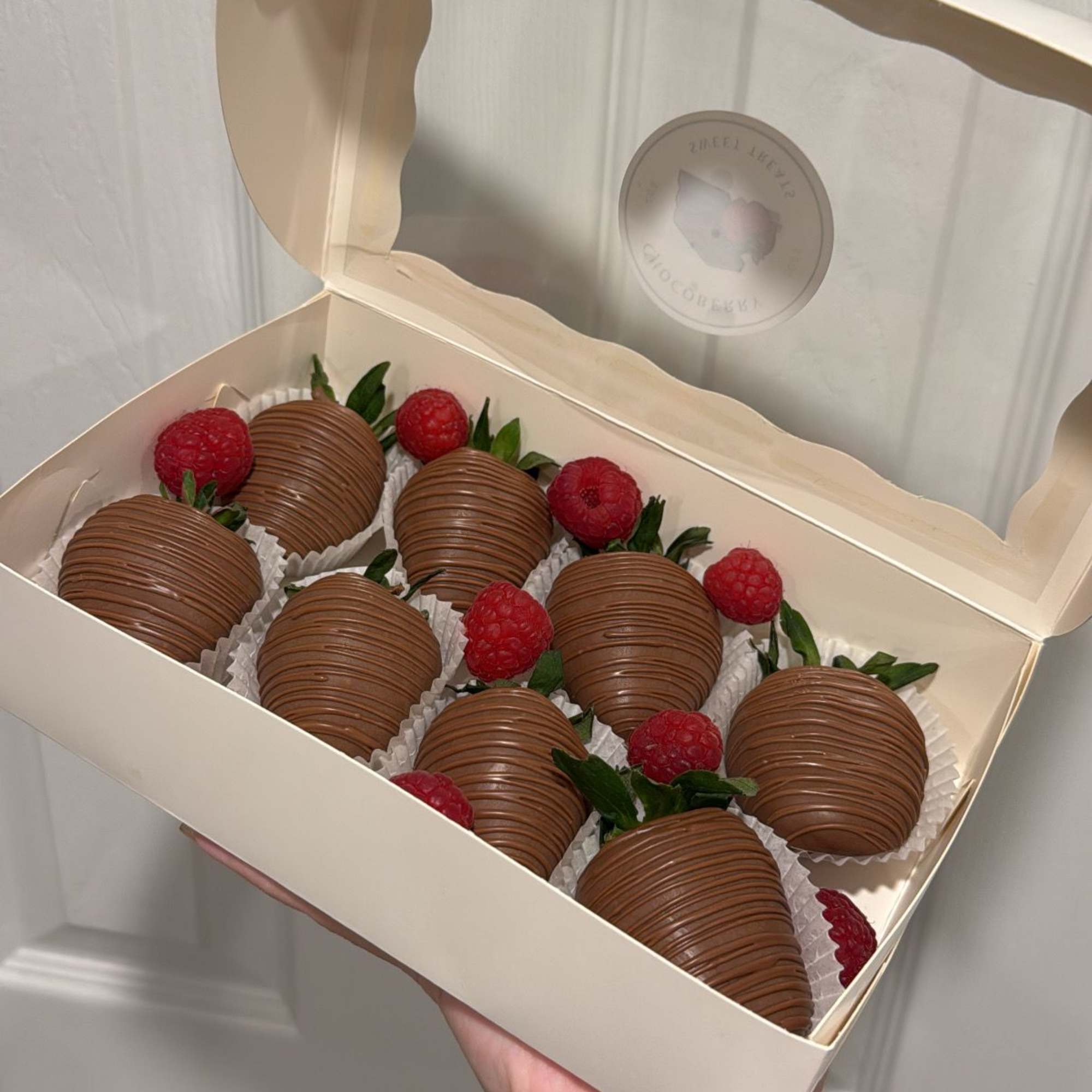 **Chocolate Covered Strawberries &ndash; Classic Box**  

Indulge in our **Chocolate Covered